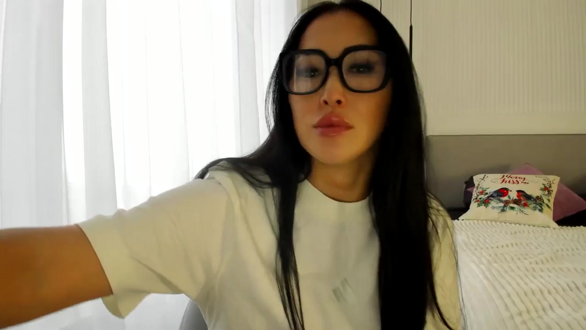 Gallery image thumbnail from JuicyCat's myfreecams stream on, 01/14/2025, 12:53 image 11 of 20