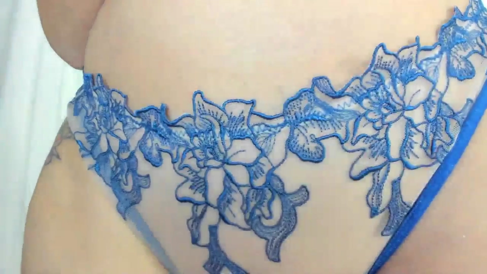 Gallery image thumbnail from JuicyCat's myfreecams stream on, 01/14/2025, 18:50 image 10 of 20