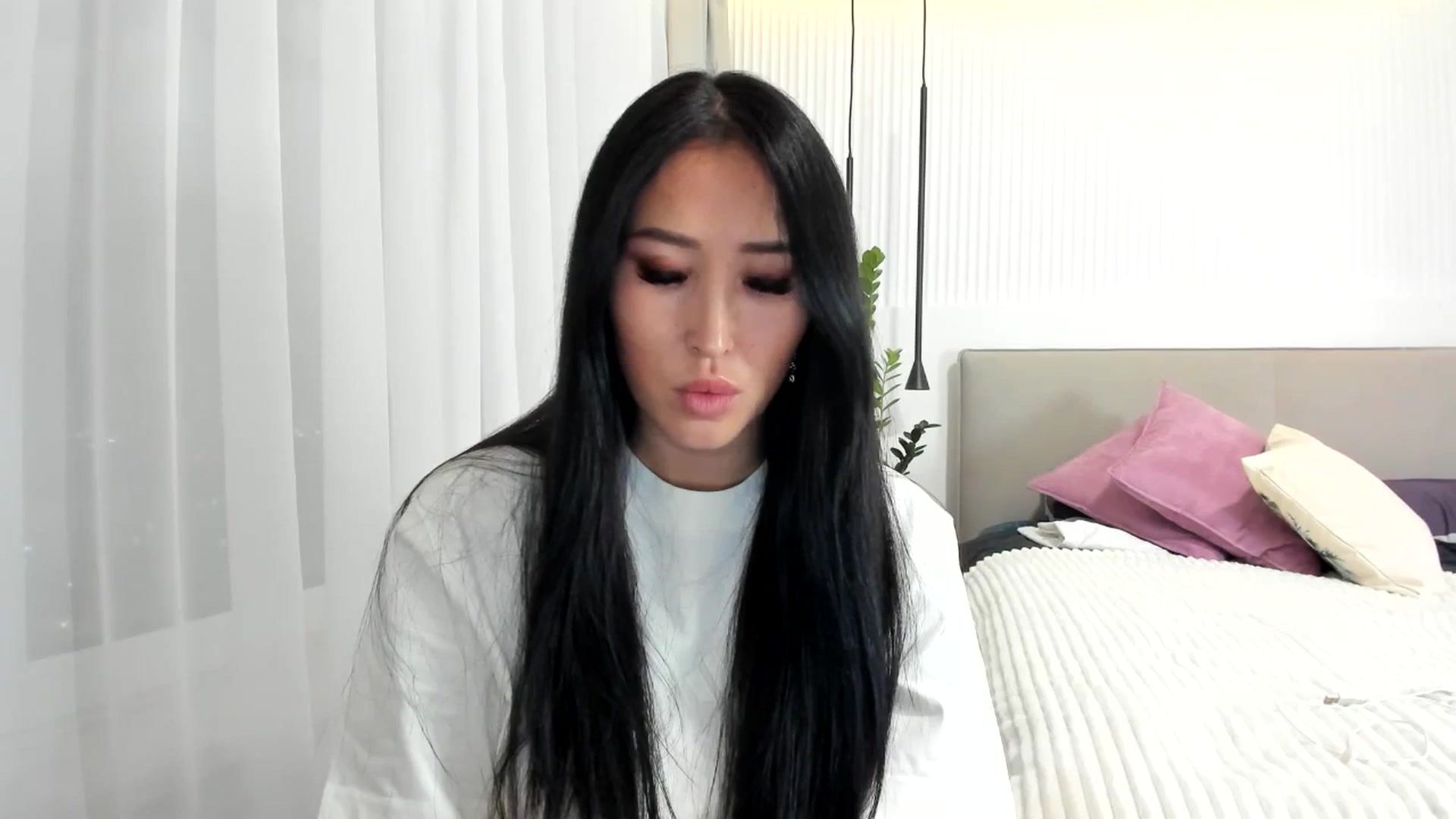 Gallery image thumbnail from JuicyCat's myfreecams stream on, 01/15/2025, 19:38 image 19 of 20