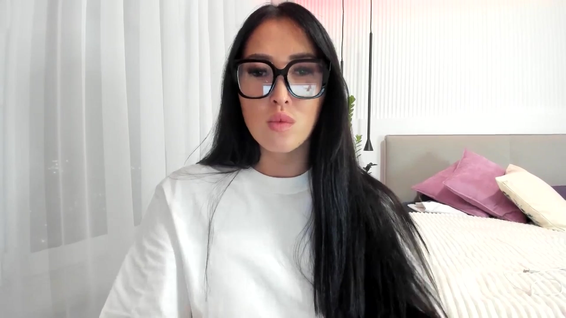 Gallery image thumbnail from JuicyCat's myfreecams stream on, 01/15/2025, 20:21 image 15 of 20