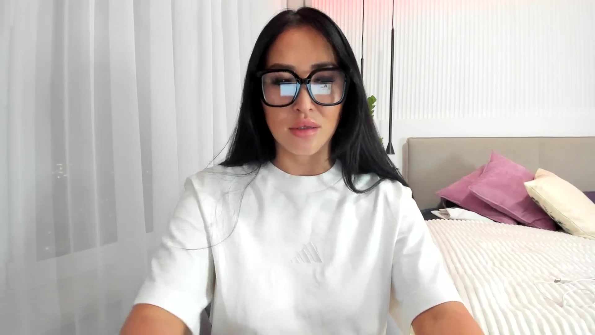 Gallery image thumbnail from JuicyCat's myfreecams stream on, 01/15/2025, 20:21 image 12 of 20