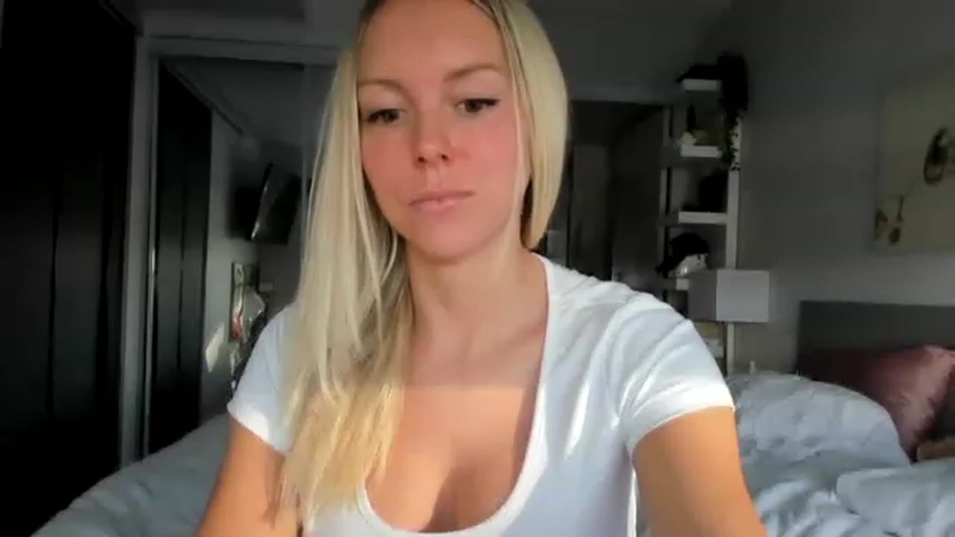 Gallery image thumbnail from JuicyJaimee's myfreecams stream on, 11/21/2022, 20:52 image 3 of 20