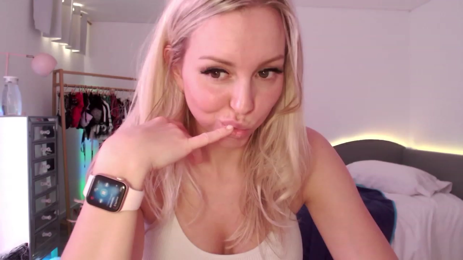 Gallery image thumbnail from JuicyJaimee's myfreecams stream on, 02/28/2023, 18:54 image 3 of 20