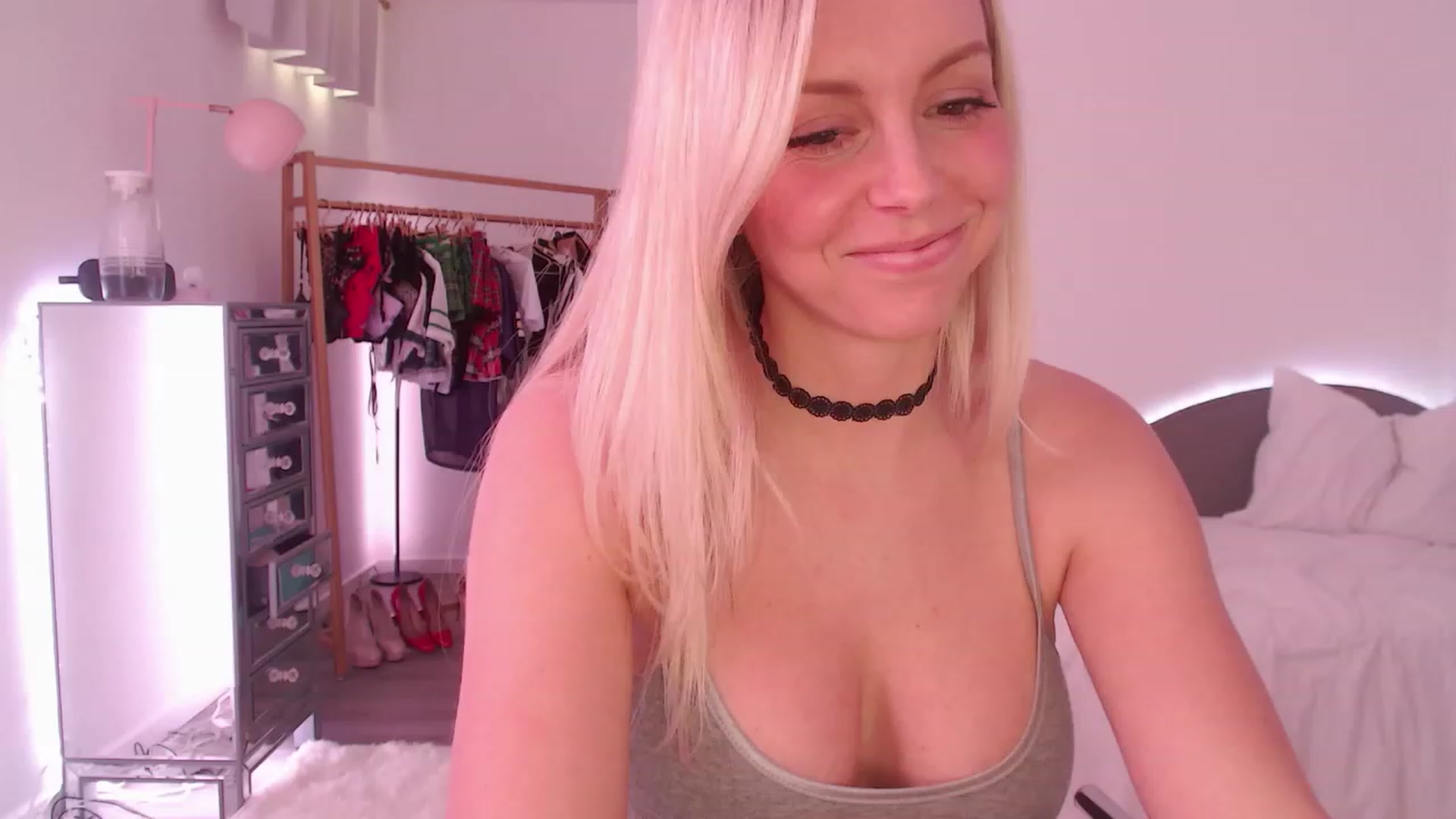 Gallery image thumbnail from JuicyJaimee's myfreecams stream on, 03/02/2023, 20:07 image 19 of 20