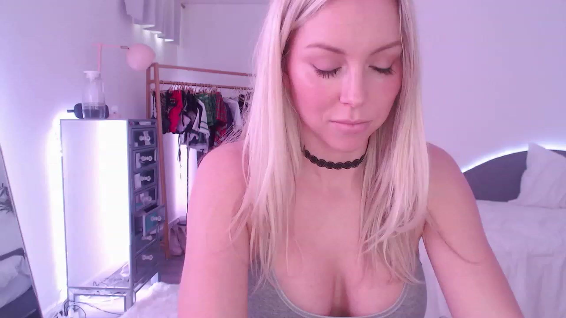 Gallery image thumbnail from JuicyJaimee's myfreecams stream on, 03/02/2023, 20:21 image 10 of 20