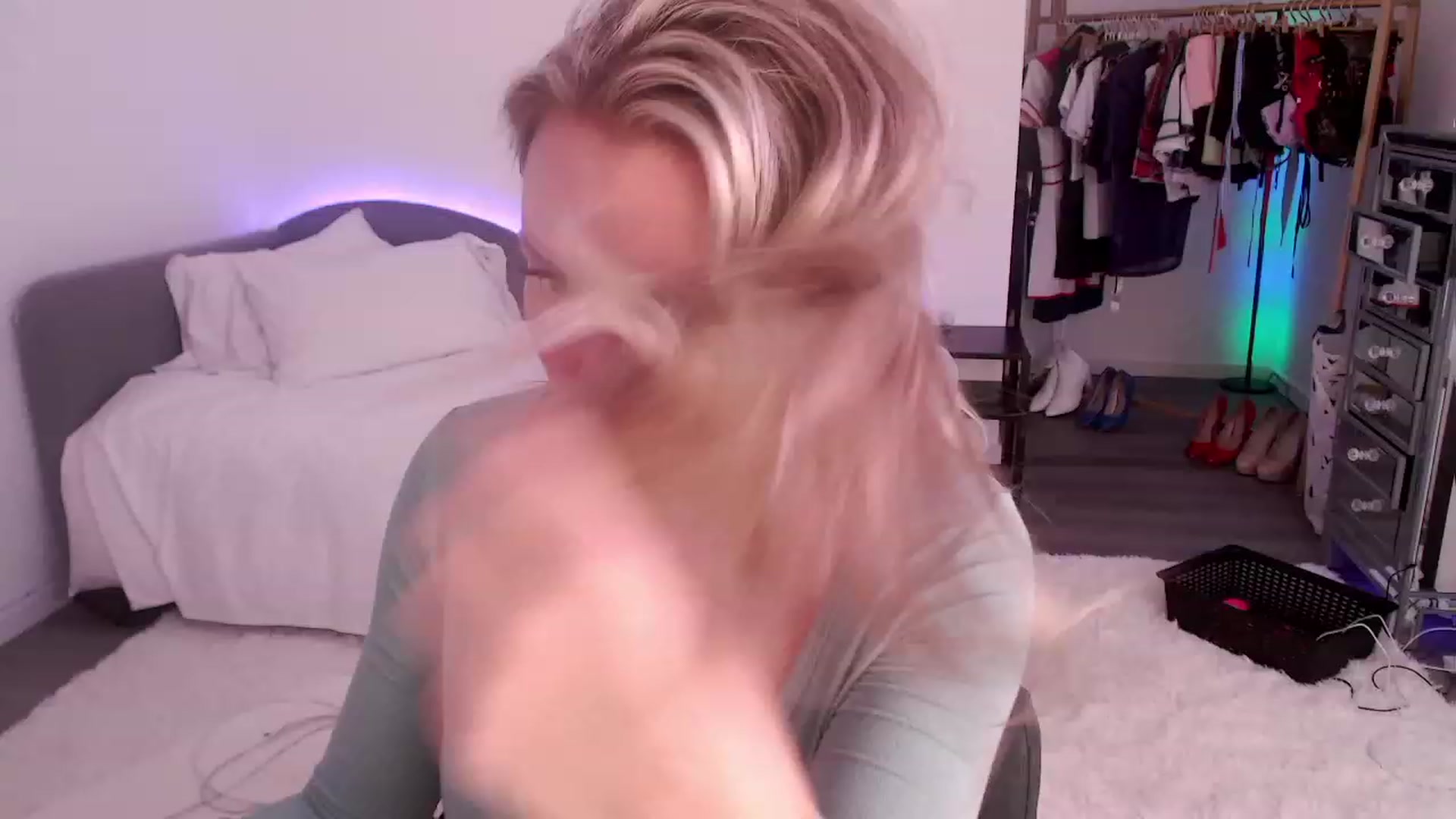 Gallery image thumbnail from JuicyJaimee's myfreecams stream on, 05/02/2023, 03:09 image 13 of 20