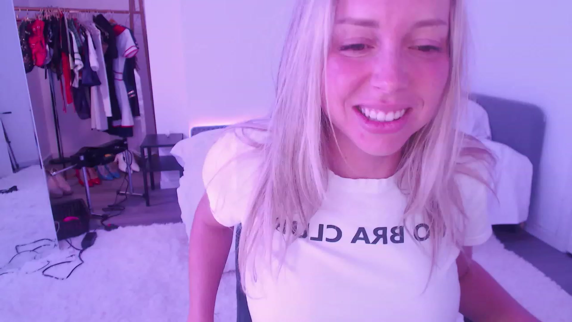 Gallery image thumbnail from JuicyJaimee's myfreecams stream on, 05/23/2023, 01:39 image 5 of 20