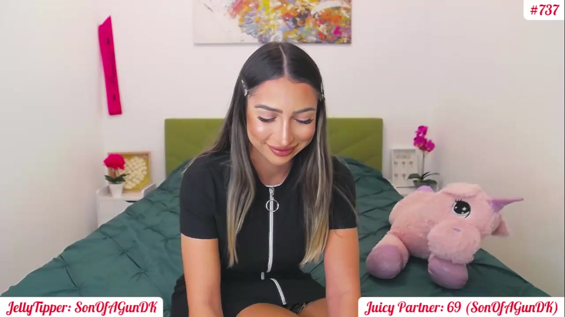 Gallery image thumbnail from JuicyJelly's myfreecams stream on, 01/31/2025, 17:42 image 3 of 20