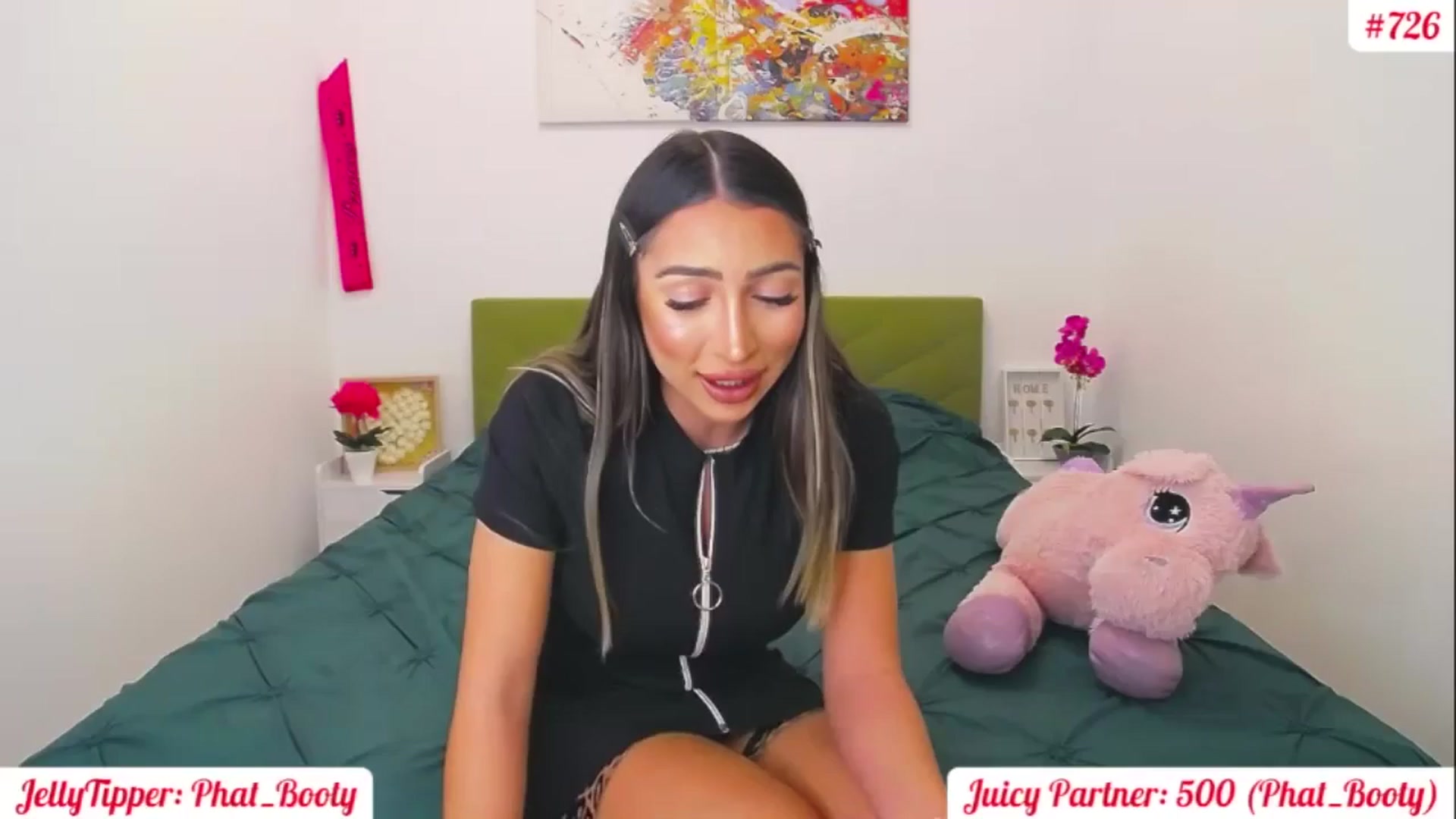 Gallery image thumbnail from JuicyJelly's myfreecams stream on, 01/31/2025, 17:42 image 12 of 20