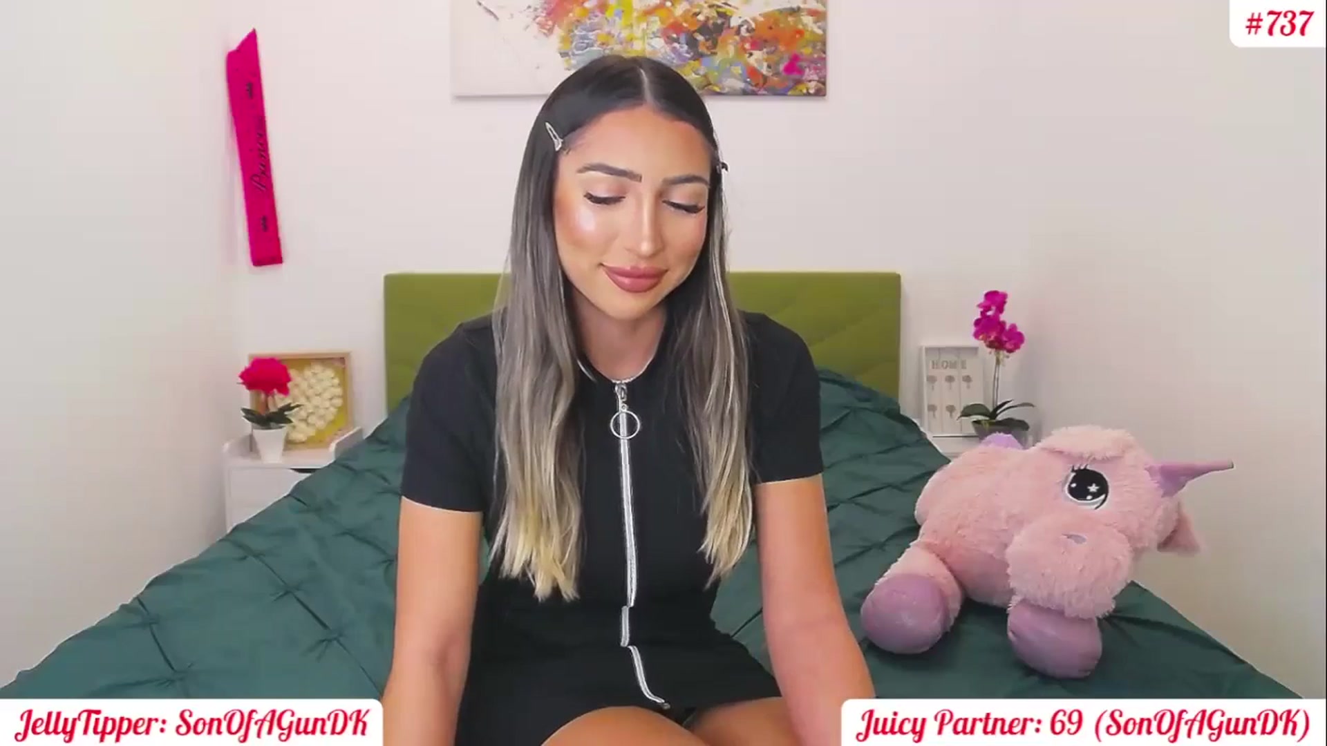 Gallery image thumbnail from JuicyJelly's myfreecams stream on, 01/31/2025, 17:42 image 2 of 20
