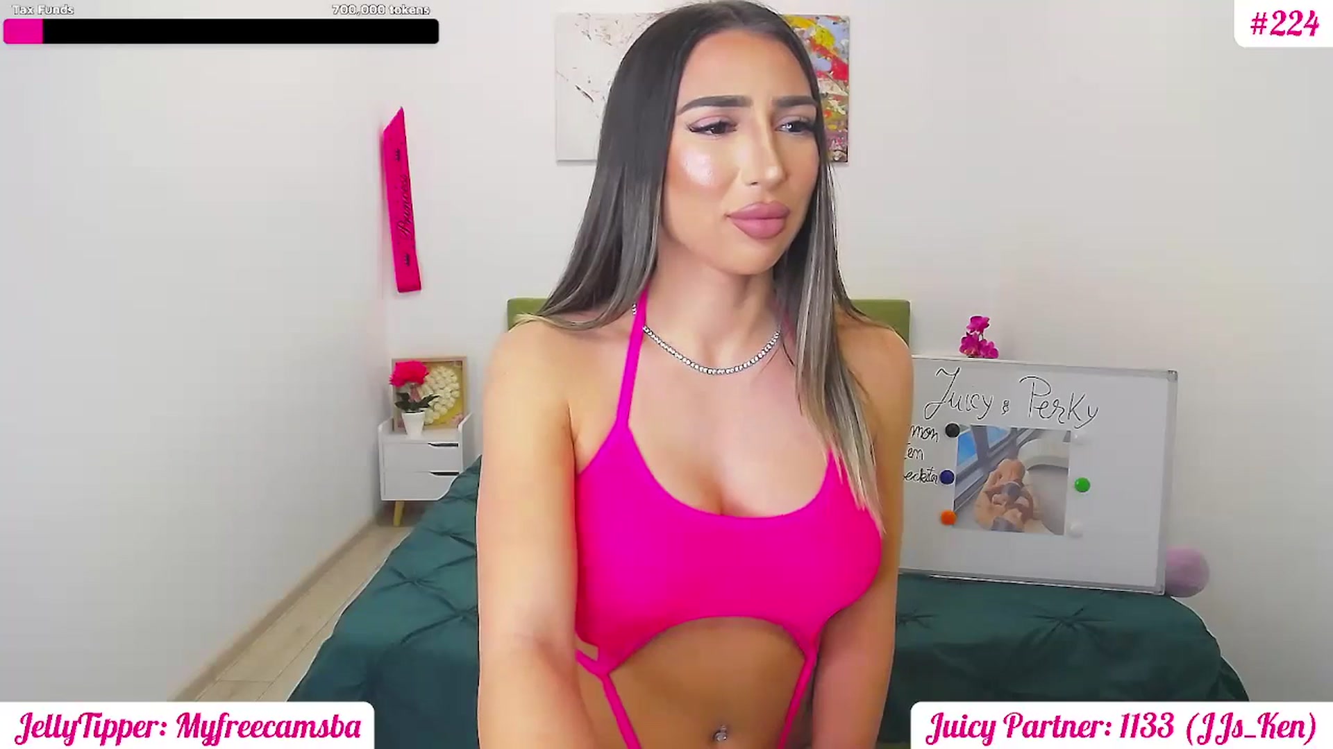 Gallery image thumbnail from JuicyJelly's myfreecams stream on, 03/22/2025, 18:01 image 5 of 20