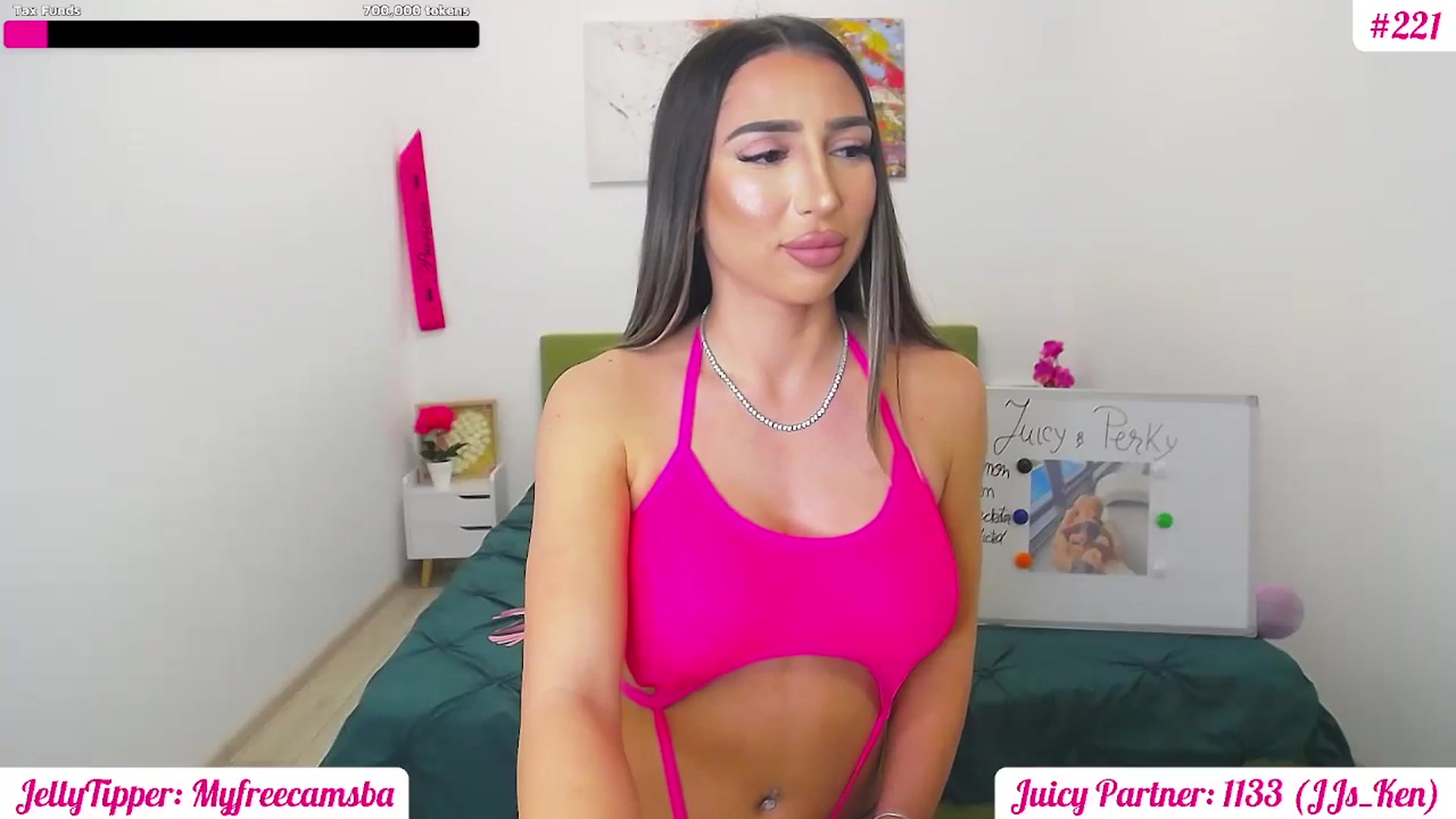 Gallery image thumbnail from JuicyJelly's myfreecams stream on, 03/22/2025, 19:49 image 13 of 20