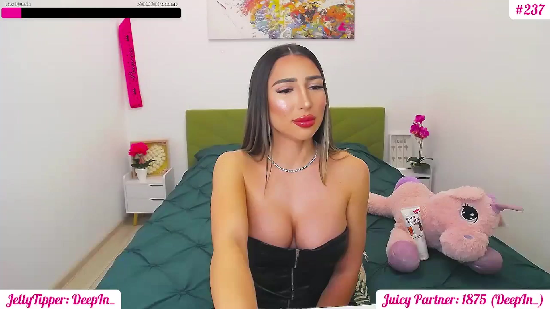 Gallery image thumbnail from JuicyJelly's myfreecams stream on, 03/27/2025, 17:55 image 1 of 20