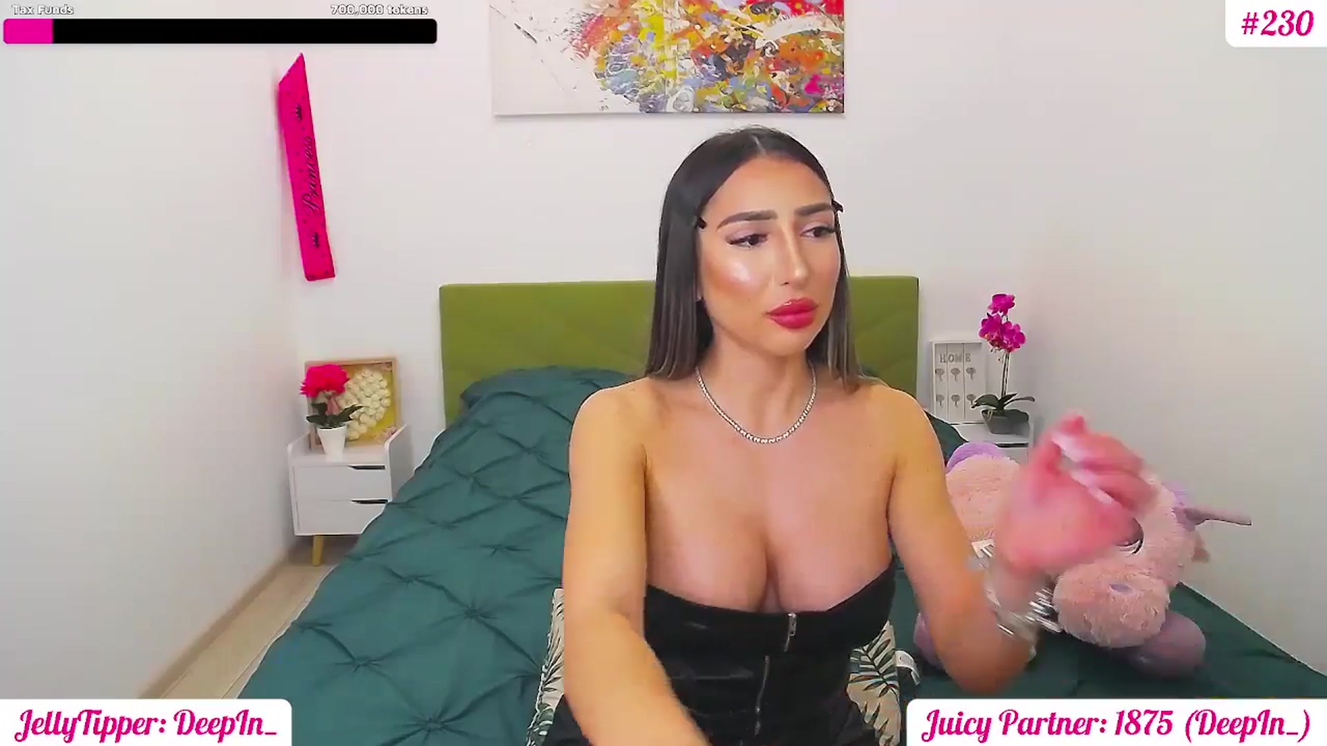 Gallery image thumbnail from JuicyJelly's myfreecams stream on, 03/27/2025, 19:03 image 3 of 20