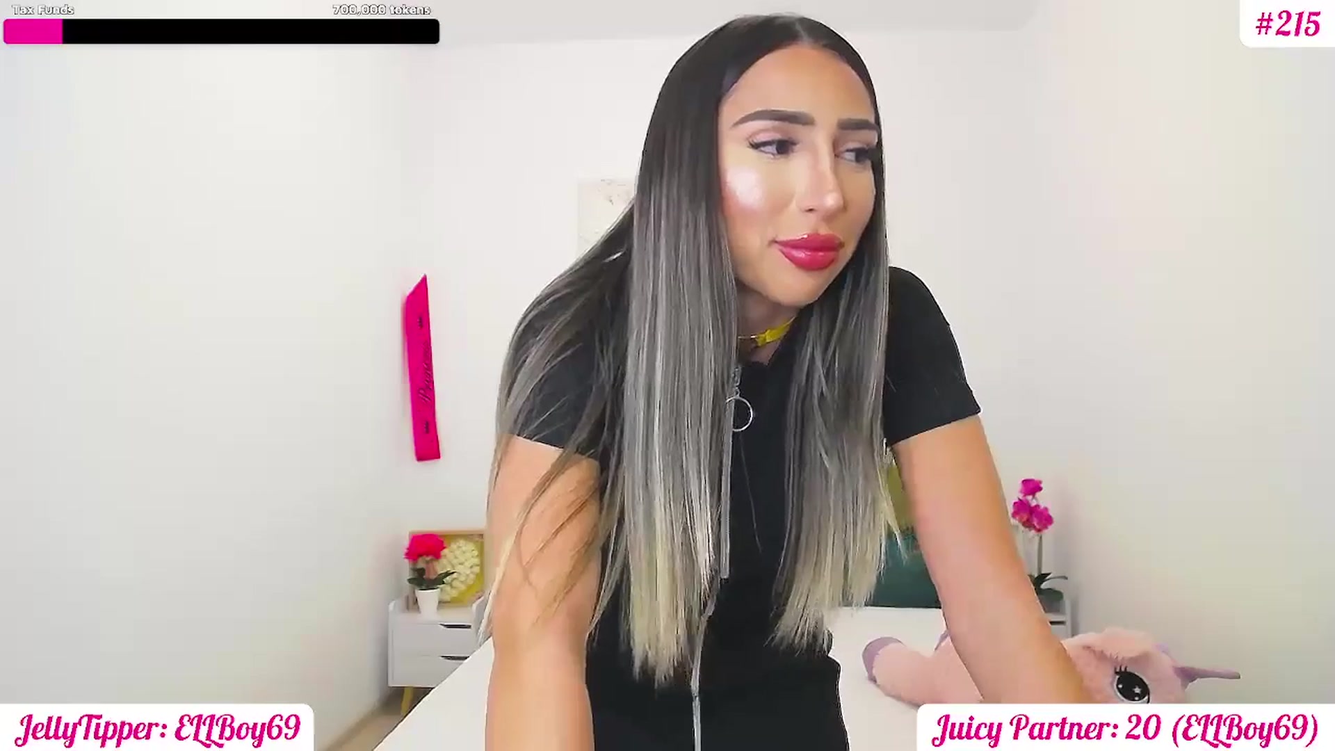 Gallery image thumbnail from JuicyJelly's myfreecams stream on, 03/31/2025, 17:52 image 8 of 20