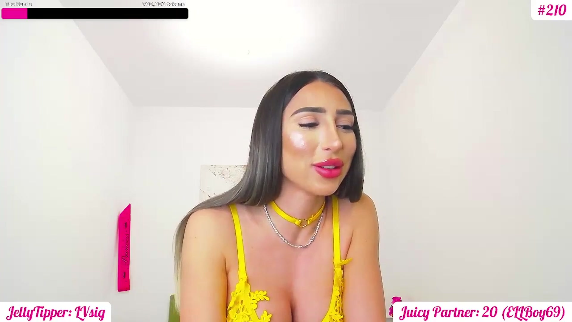 Gallery image thumbnail from JuicyJelly's myfreecams stream on, 03/31/2025, 18:56 image 7 of 20
