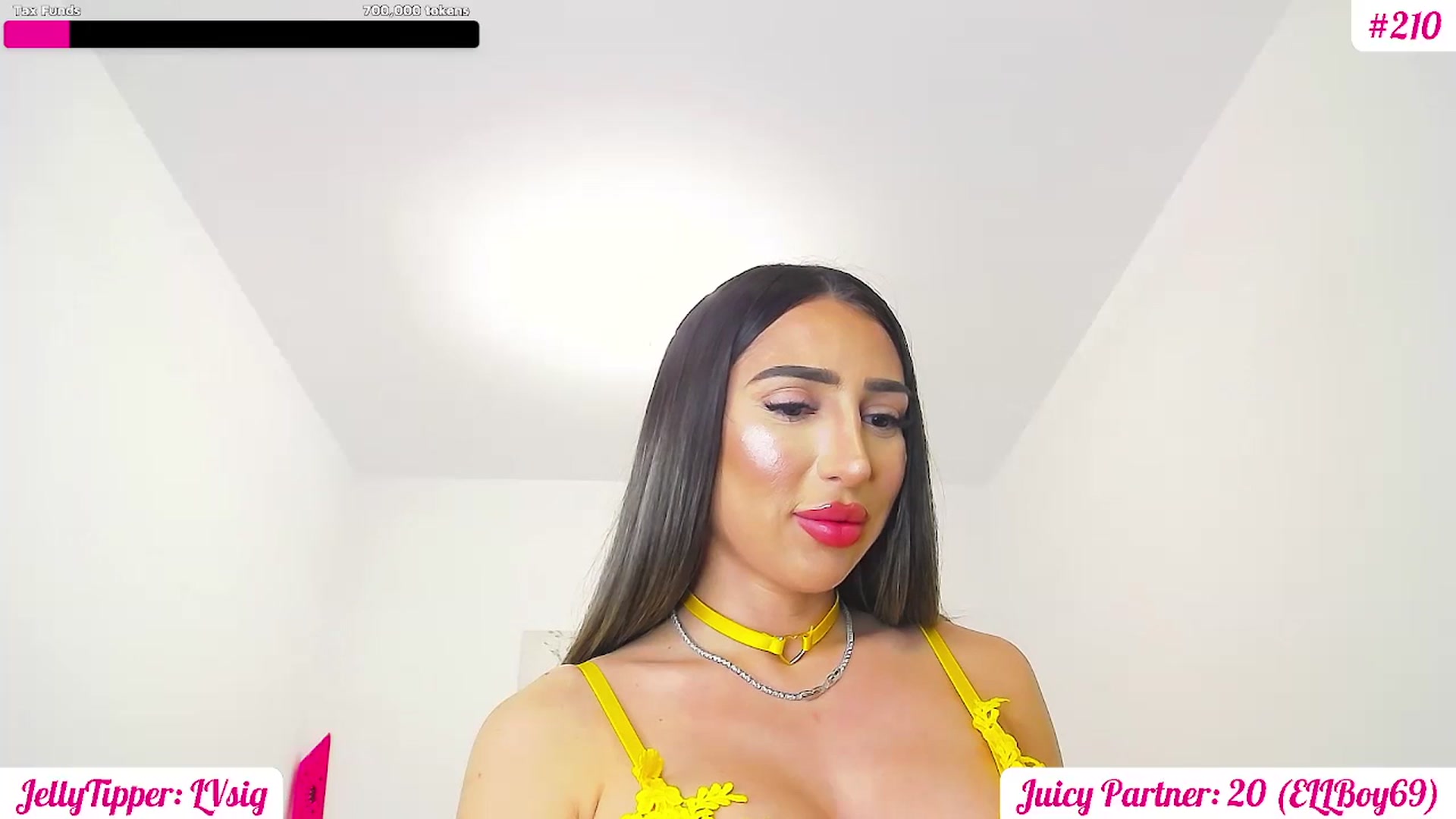 Gallery image thumbnail from JuicyJelly's myfreecams stream on, 03/31/2025, 18:56 image 3 of 20