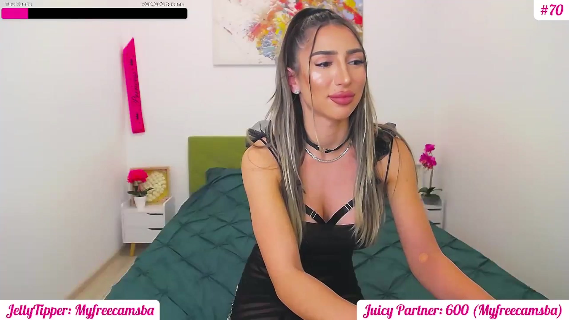 Gallery image thumbnail from JuicyJelly's myfreecams stream on, 04/01/2025, 18:21 image 18 of 20