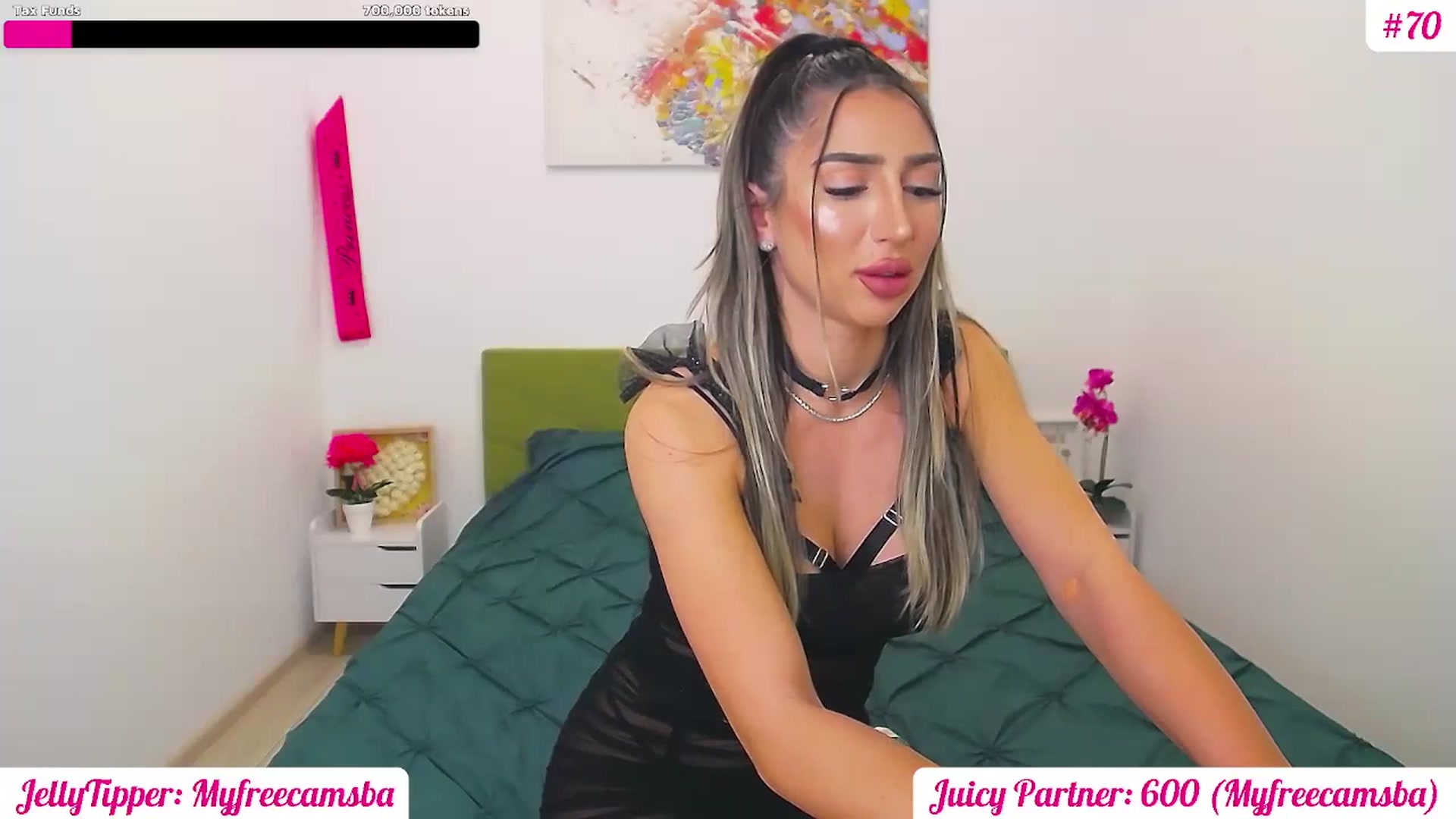 Gallery image thumbnail from JuicyJelly's myfreecams stream on, 04/01/2025, 18:21 image 20 of 20