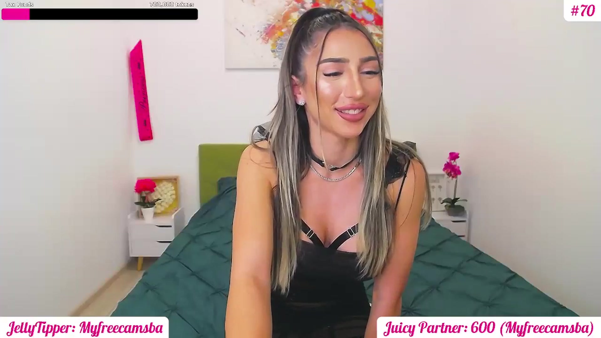 Gallery image thumbnail from JuicyJelly's myfreecams stream on, 04/01/2025, 18:21 image 17 of 20
