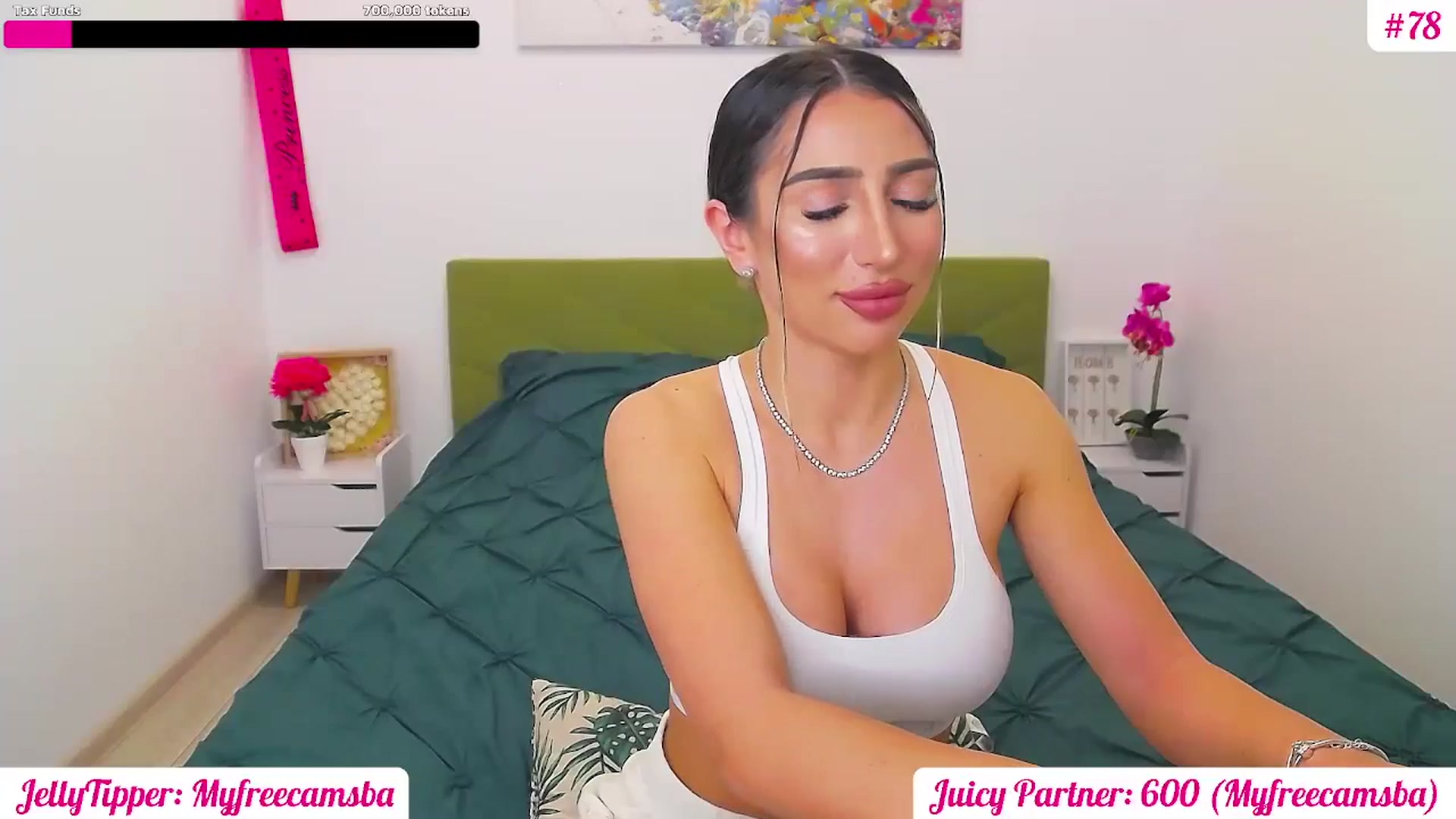 Gallery image thumbnail from JuicyJelly's myfreecams stream on, 04/01/2025, 19:37 image 15 of 20