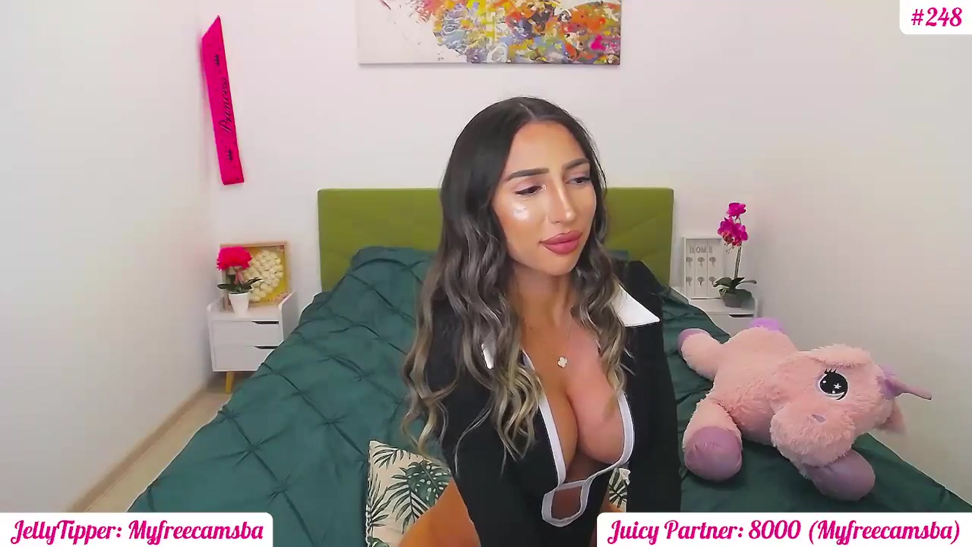 Gallery image thumbnail from JuicyJelly's myfreecams stream on, 04/22/2025, 16:42 image 13 of 20