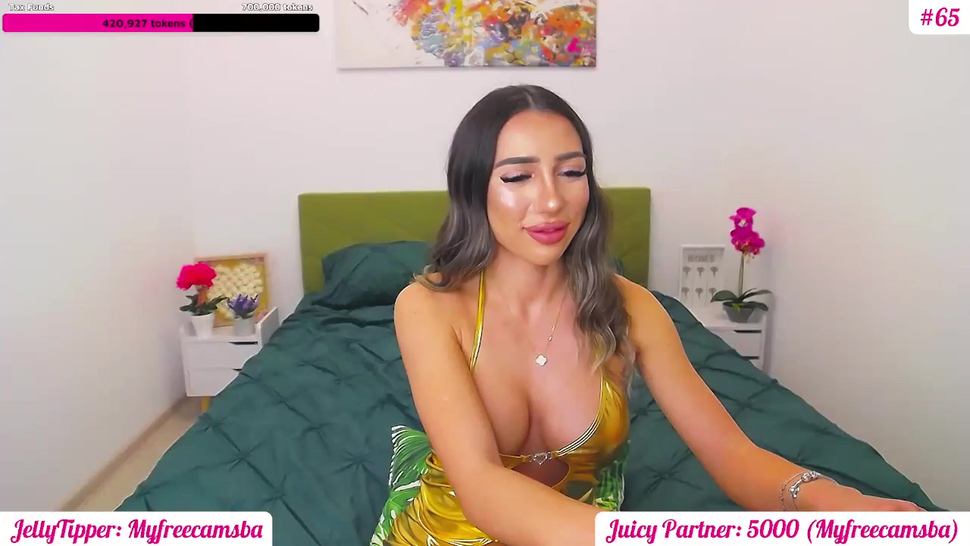 Gallery image thumbnail from JuicyJelly's myfreecams stream on, 05/30/2025, 18:45 image 19 of 20