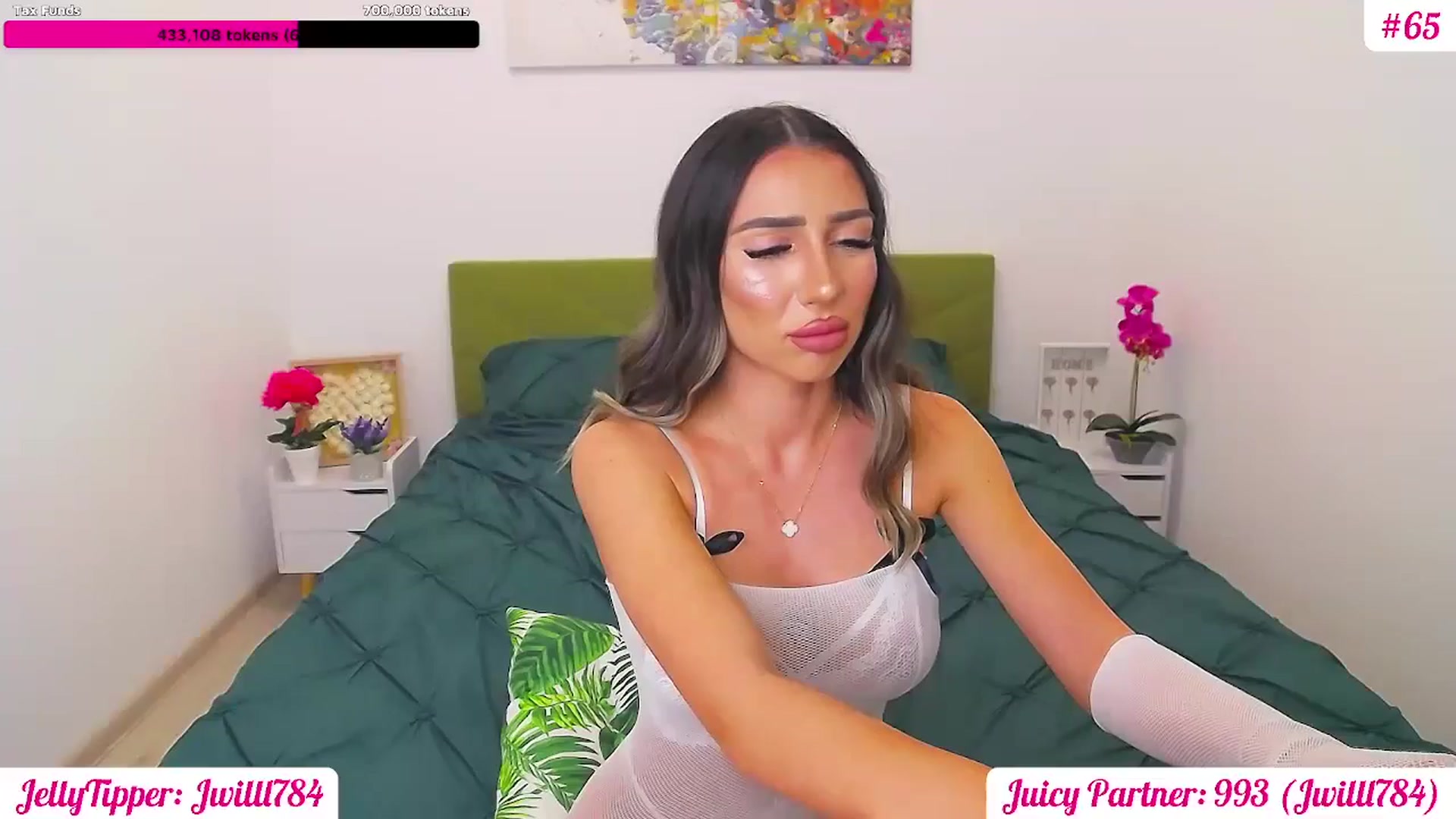 Gallery image thumbnail from JuicyJelly's myfreecams stream on, 05/31/2025, 19:11 image 12 of 20