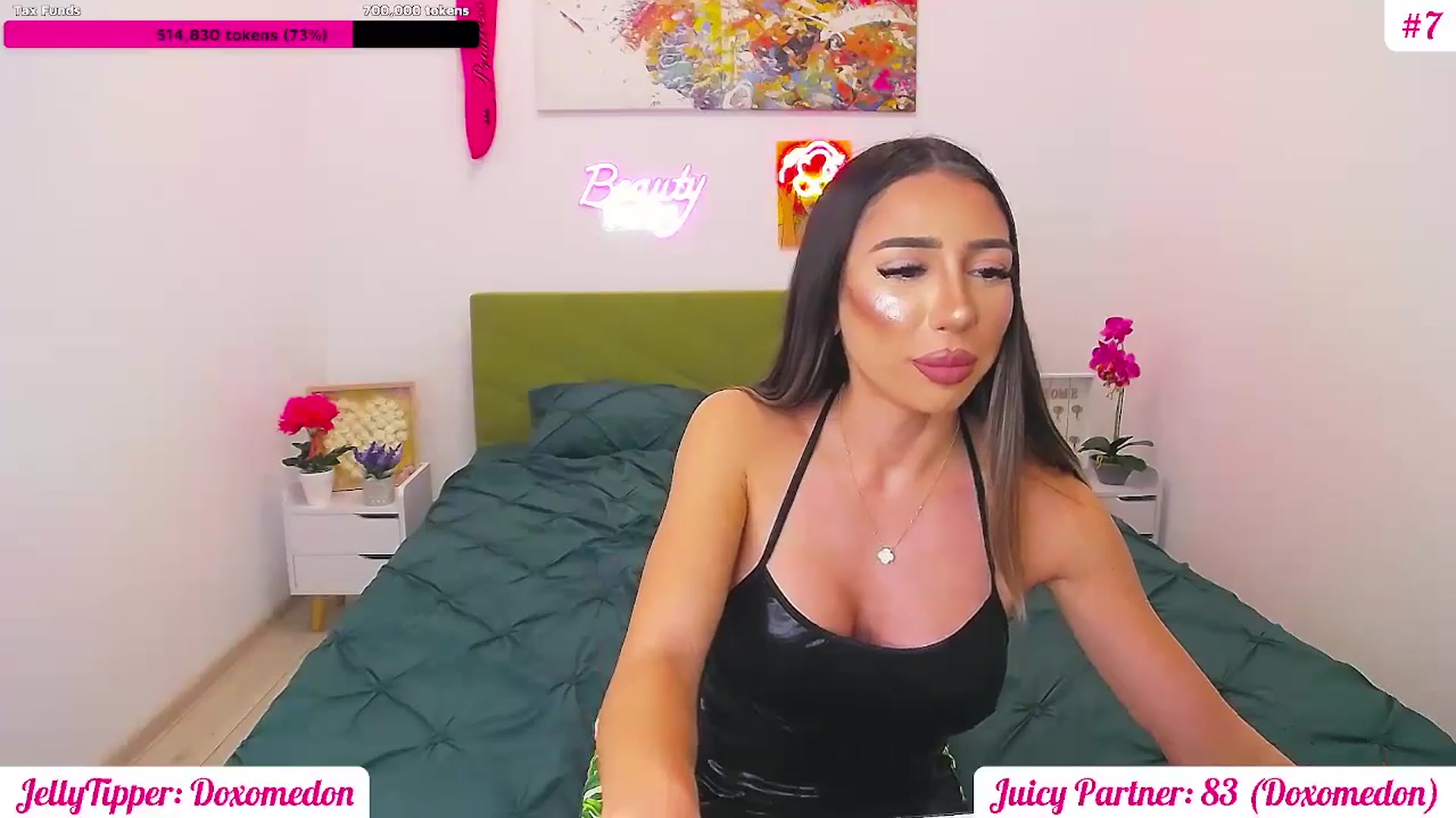 Gallery image thumbnail from JuicyJelly's myfreecams stream on, 06/03/2025, 17:56 image 14 of 20