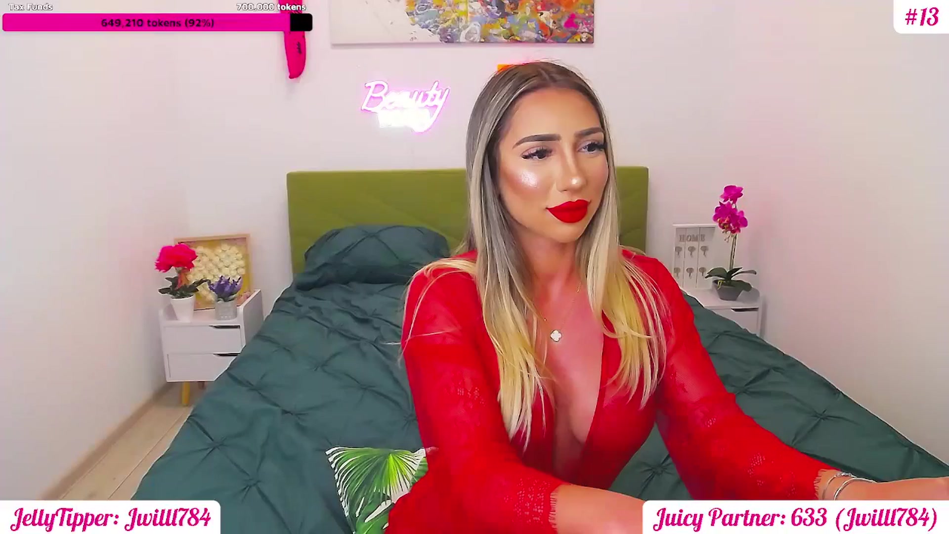 Gallery image thumbnail from JuicyJelly's myfreecams stream on, 06/11/2025, 16:23 image 18 of 20
