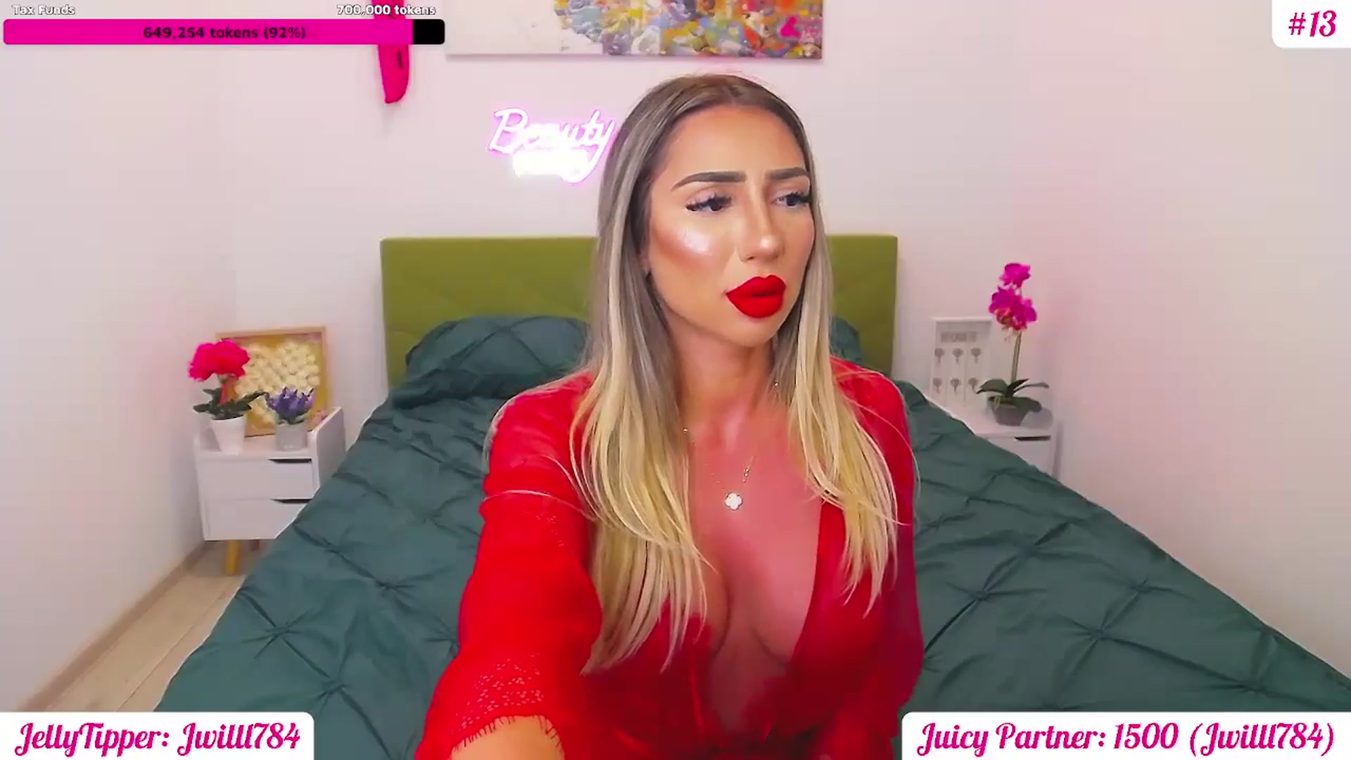 Gallery image thumbnail from JuicyJelly's myfreecams stream on, 06/11/2025, 17:53 image 5 of 20
