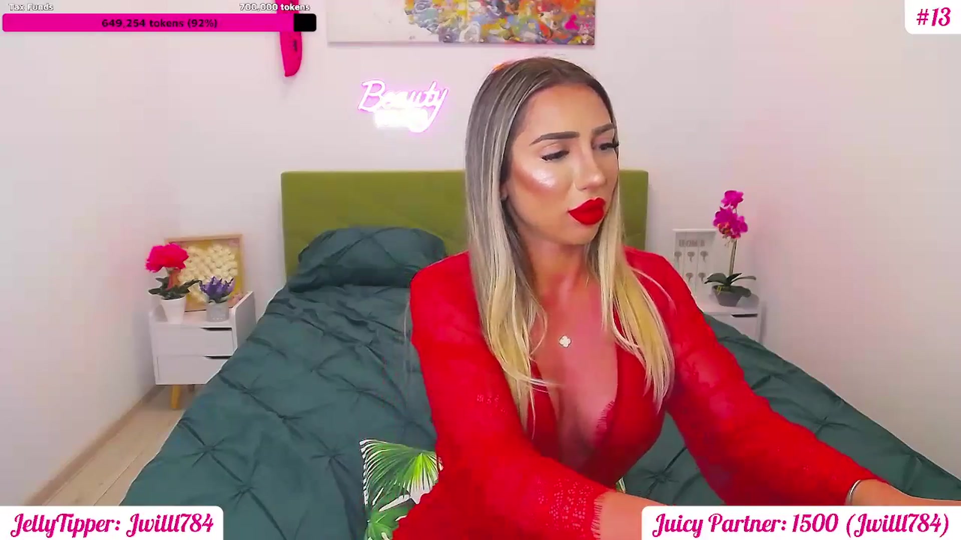 Gallery image thumbnail from JuicyJelly's myfreecams stream on, 06/11/2025, 18:43 image 2 of 20