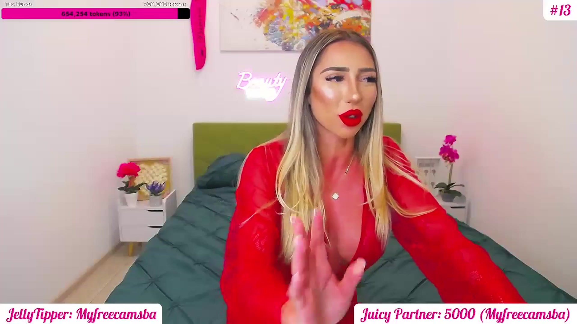Gallery image thumbnail from JuicyJelly's myfreecams stream on, 06/11/2025, 18:43 image 17 of 20