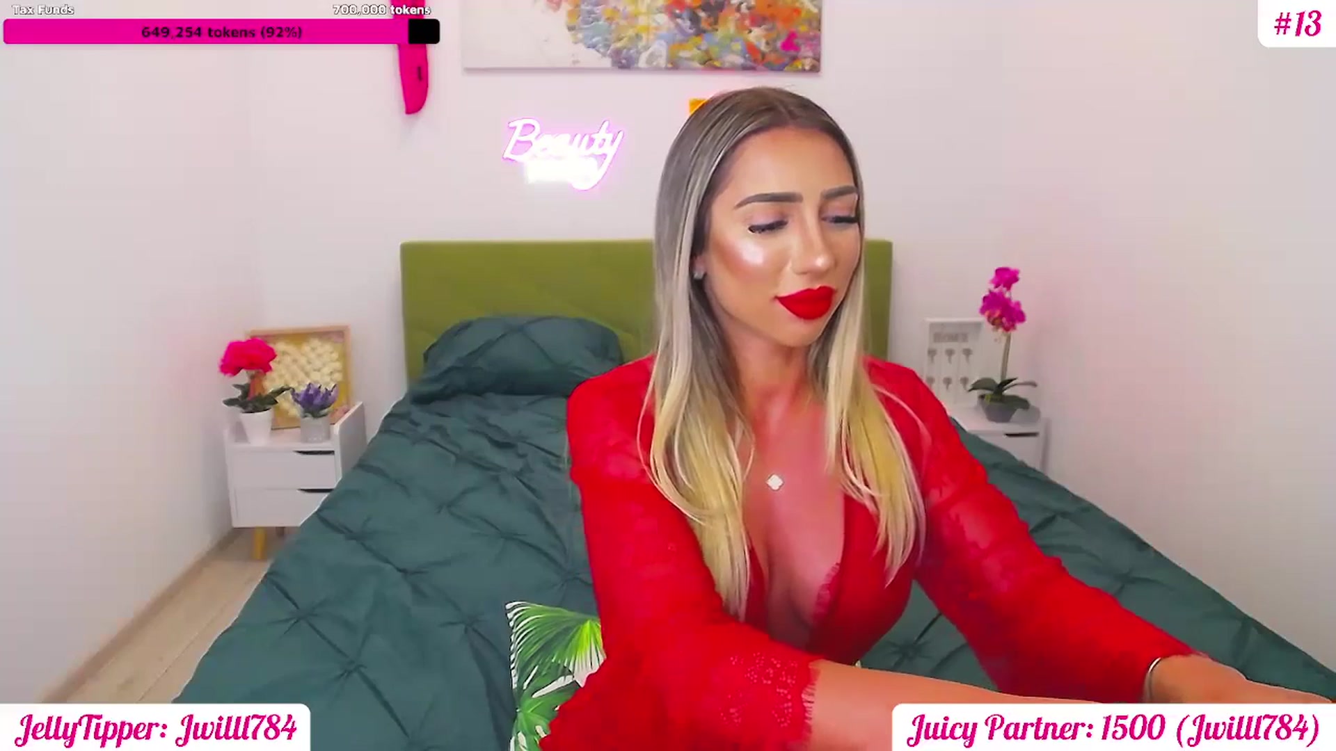 Gallery image thumbnail from JuicyJelly's myfreecams stream on, 06/11/2025, 18:43 image 3 of 20