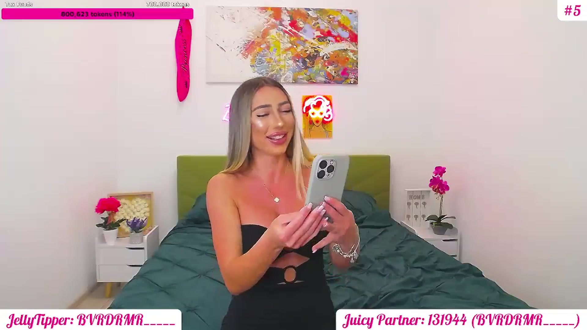 Gallery image thumbnail from JuicyJelly's myfreecams stream on, 06/13/2025, 16:54 image 18 of 20