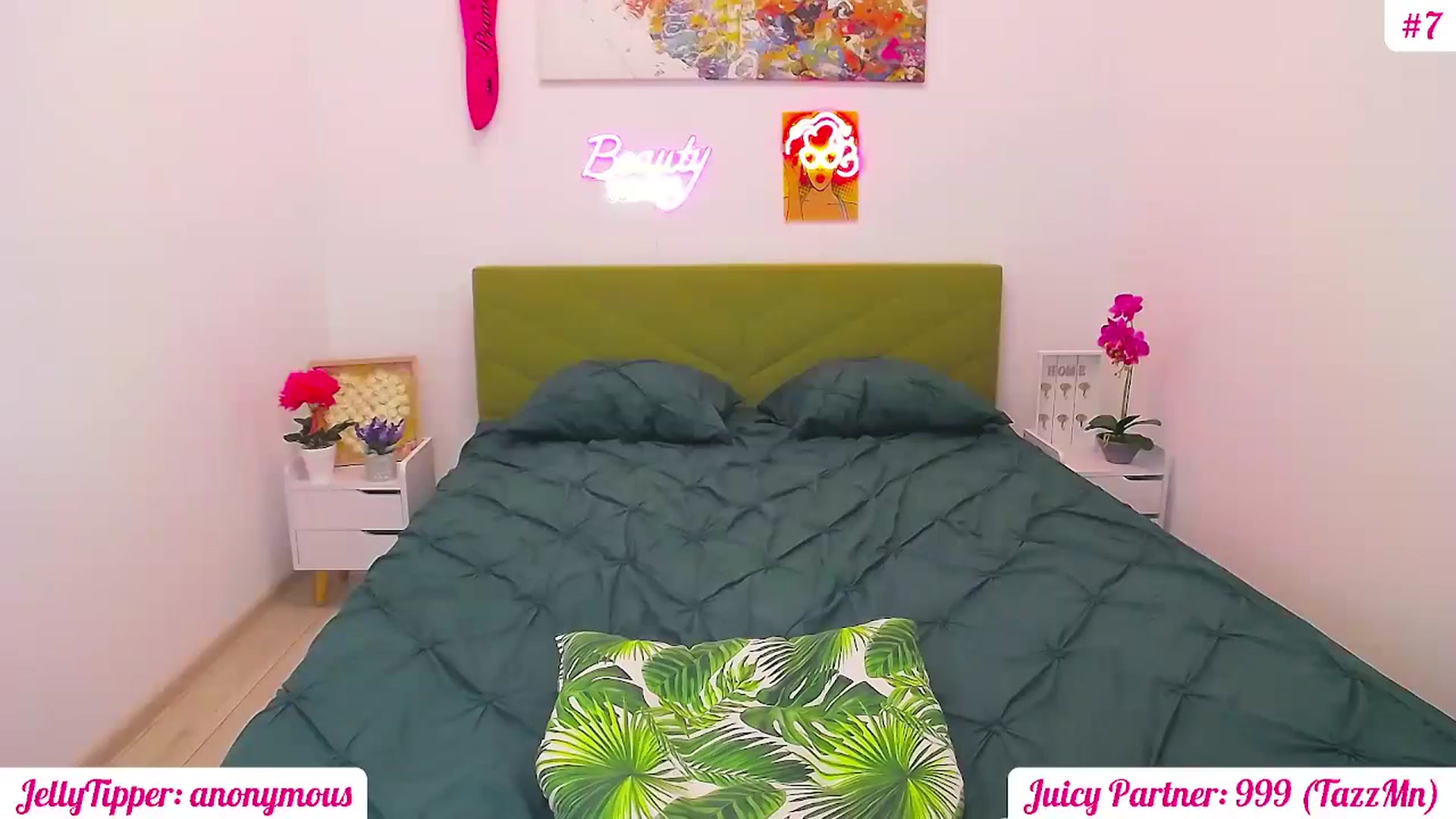 Gallery image thumbnail from JuicyJelly's myfreecams stream on, 06/17/2025, 18:37 image 8 of 20