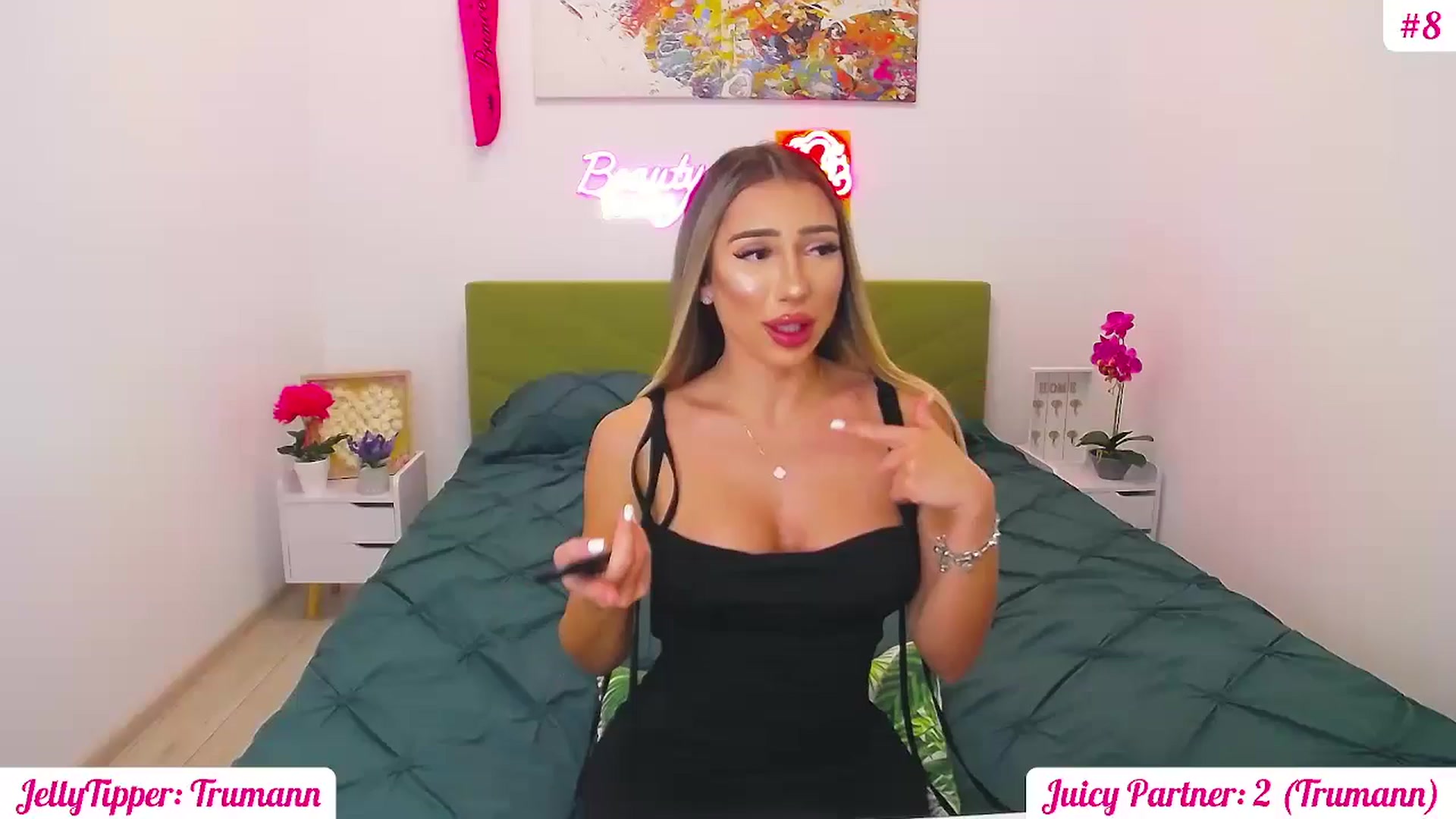 Gallery image thumbnail from JuicyJelly's myfreecams stream on, 06/20/2025, 18:21 image 3 of 20