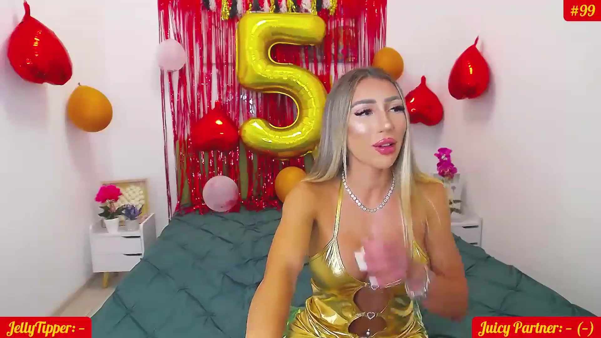 Gallery image thumbnail from JuicyJelly's myfreecams stream on, 07/17/2025, 18:27 image 4 of 20