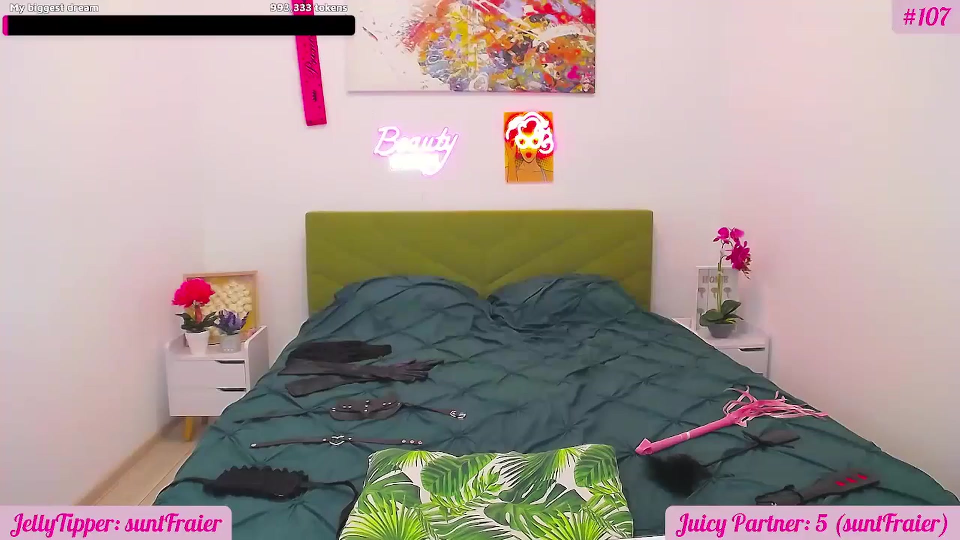 Gallery image thumbnail from JuicyJelly's myfreecams stream on, 07/26/2025, 16:19 image 14 of 20
