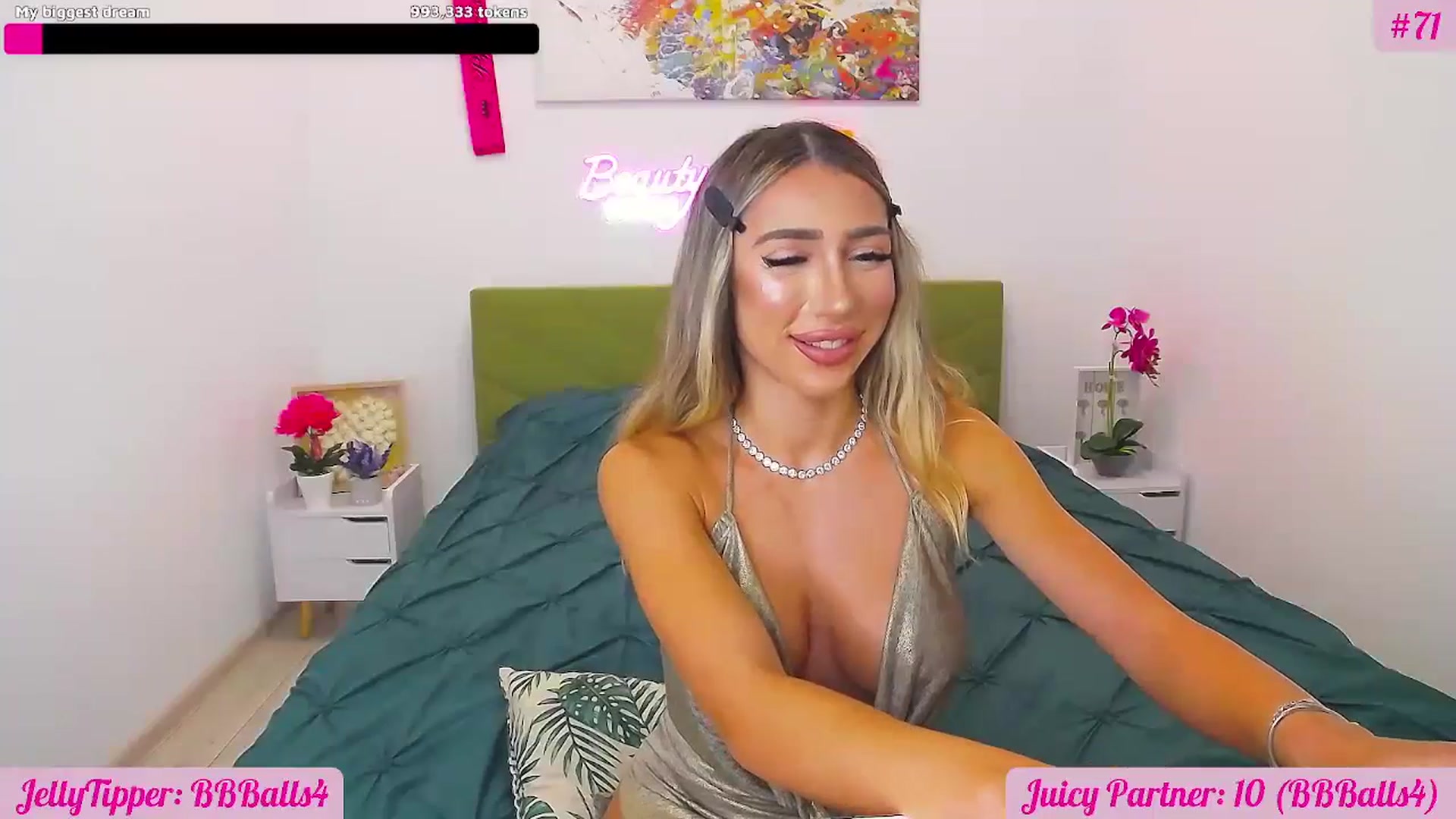 Gallery image thumbnail from JuicyJelly's myfreecams stream on, 07/29/2025, 17:28 image 19 of 20