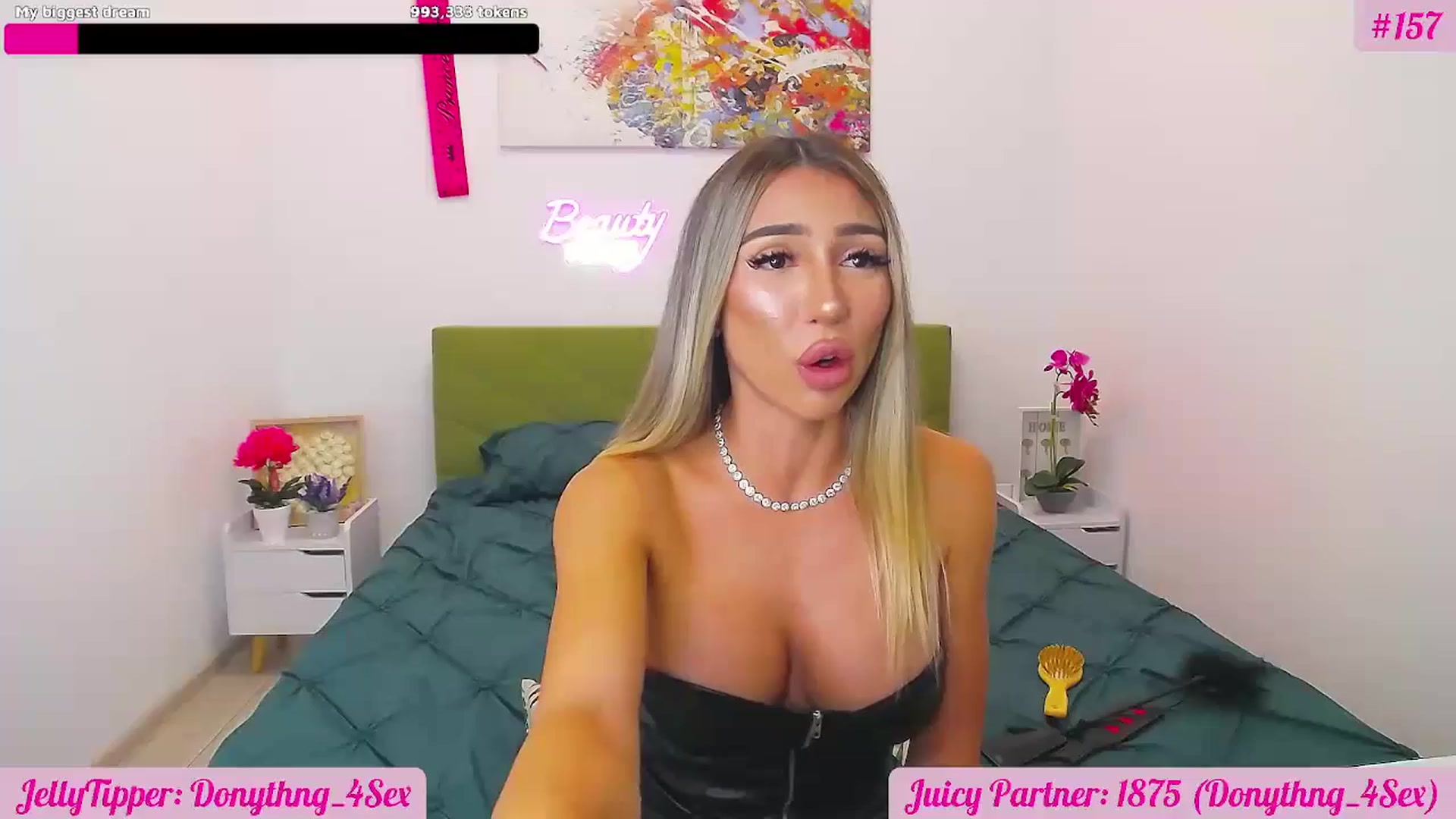Gallery image thumbnail from JuicyJelly's myfreecams stream on, 08/08/2025, 17:34 image 6 of 20