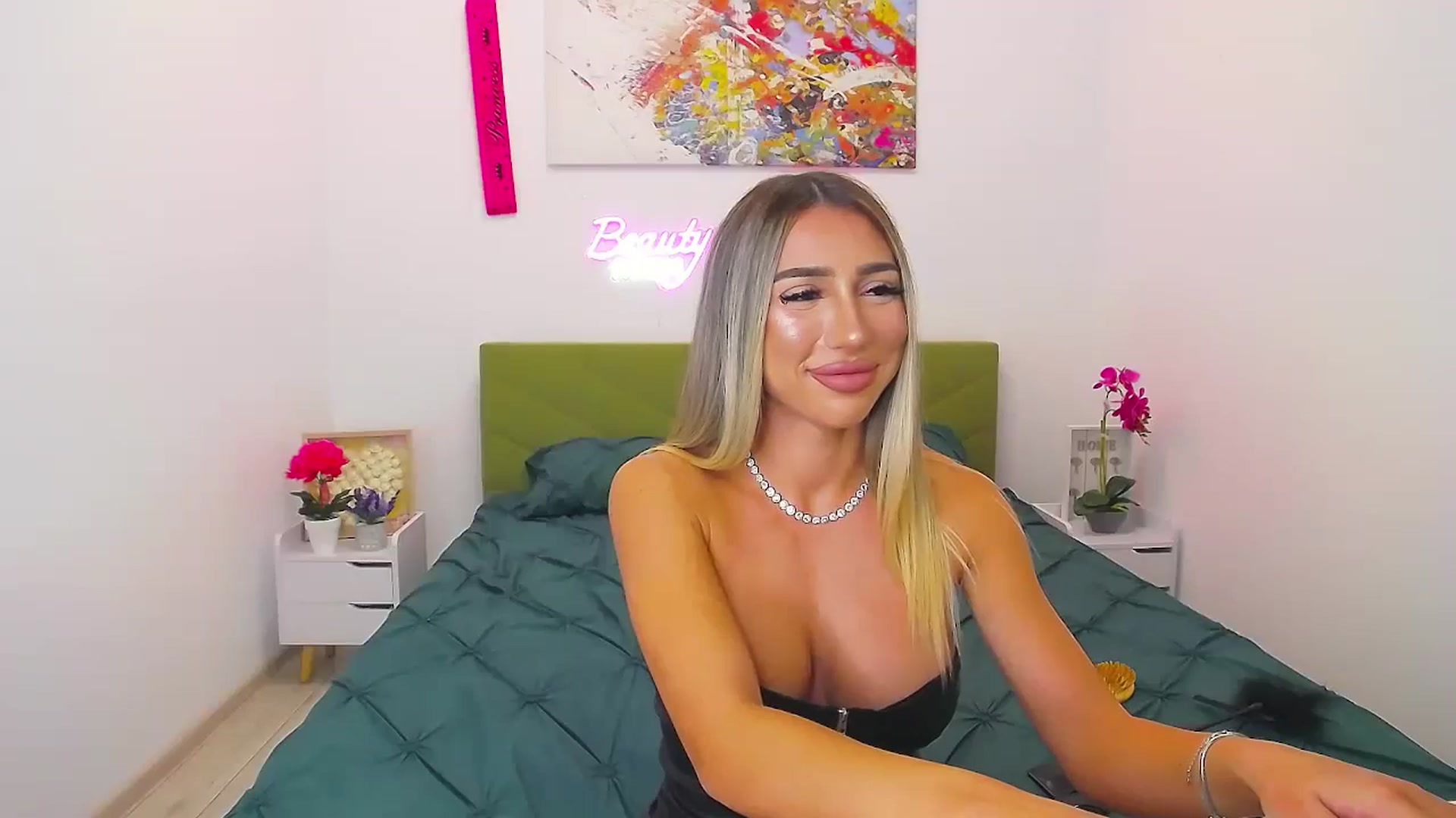 Gallery image thumbnail from JuicyJelly's myfreecams stream on, 08/08/2025, 17:56 image 9 of 20