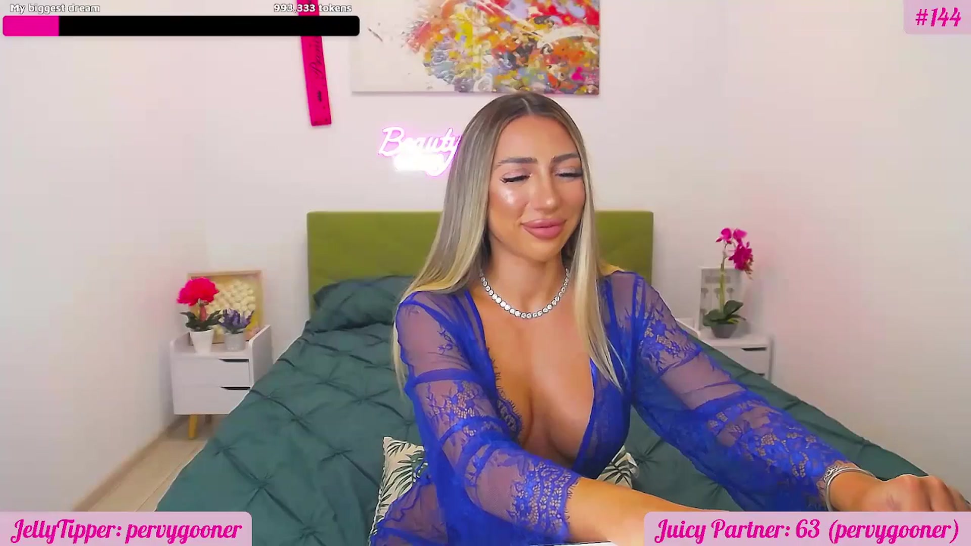 Gallery image thumbnail from JuicyJelly's myfreecams stream on, 08/11/2025, 18:07 image 19 of 20