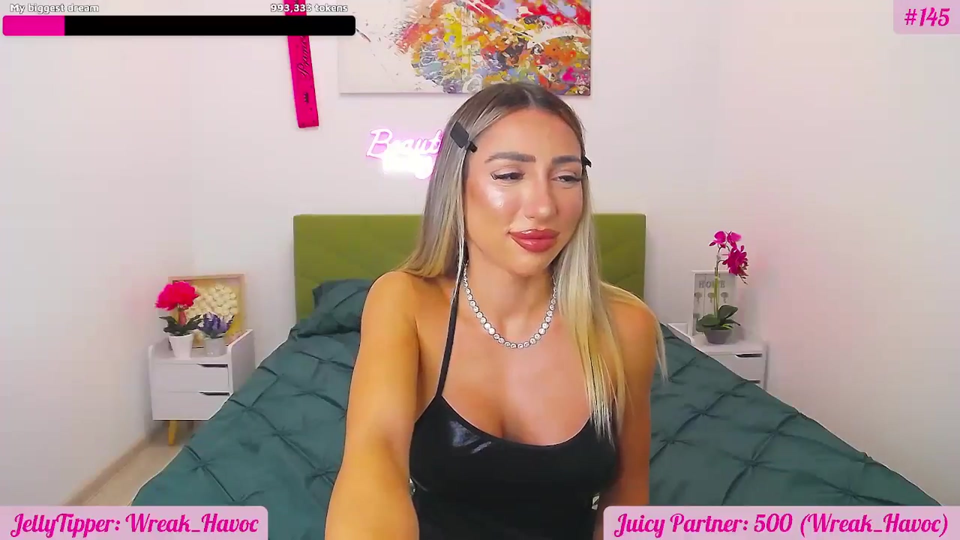 Gallery image thumbnail from JuicyJelly's myfreecams stream on, 08/15/2025, 18:14 image 16 of 20