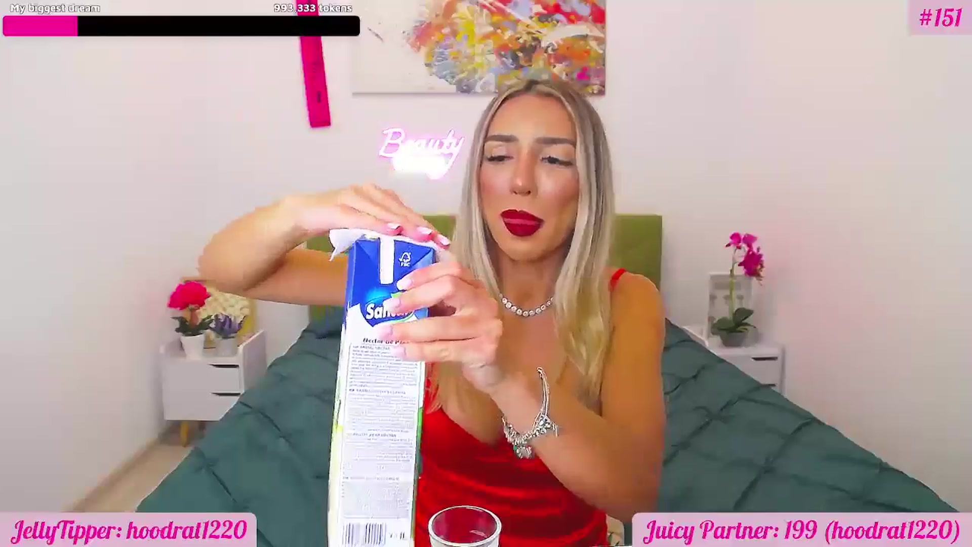 Gallery image thumbnail from JuicyJelly's myfreecams stream on, 08/22/2025, 17:37 image 18 of 20