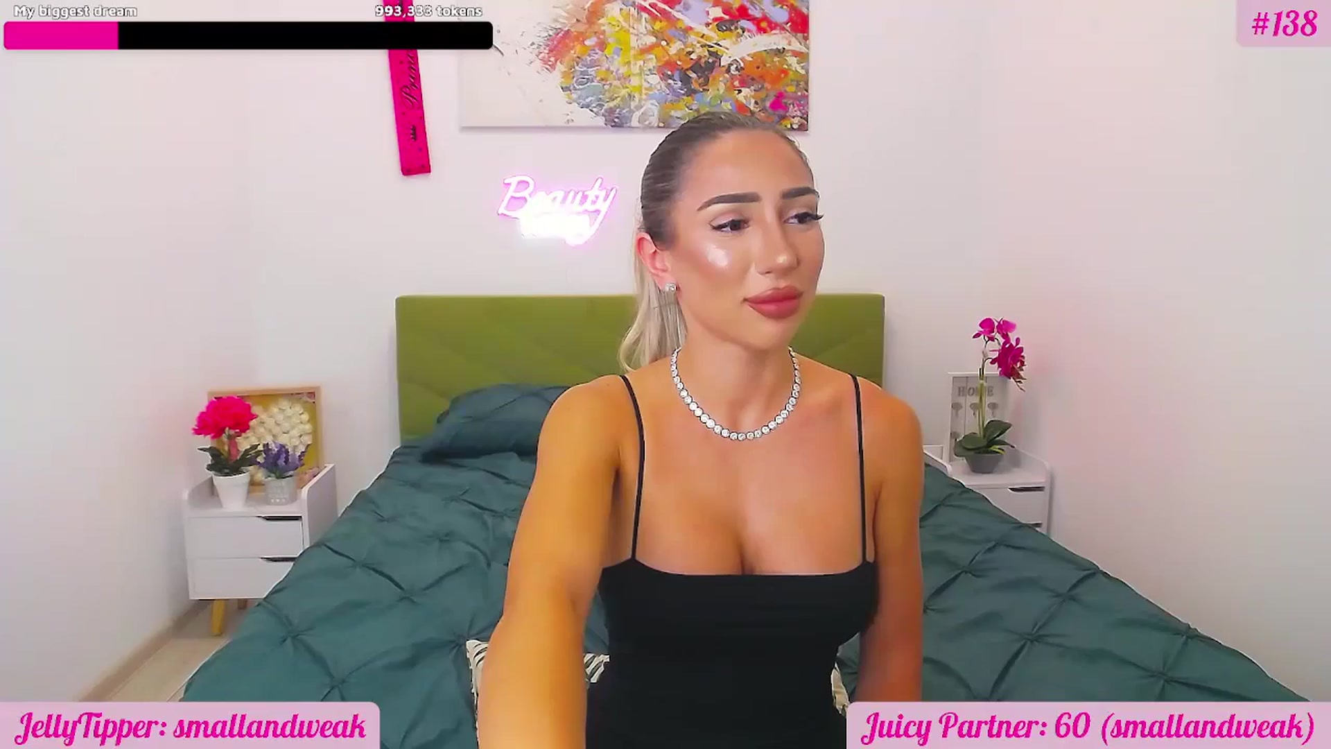 Gallery image thumbnail from JuicyJelly's myfreecams stream on, 08/25/2025, 18:17 image 6 of 20