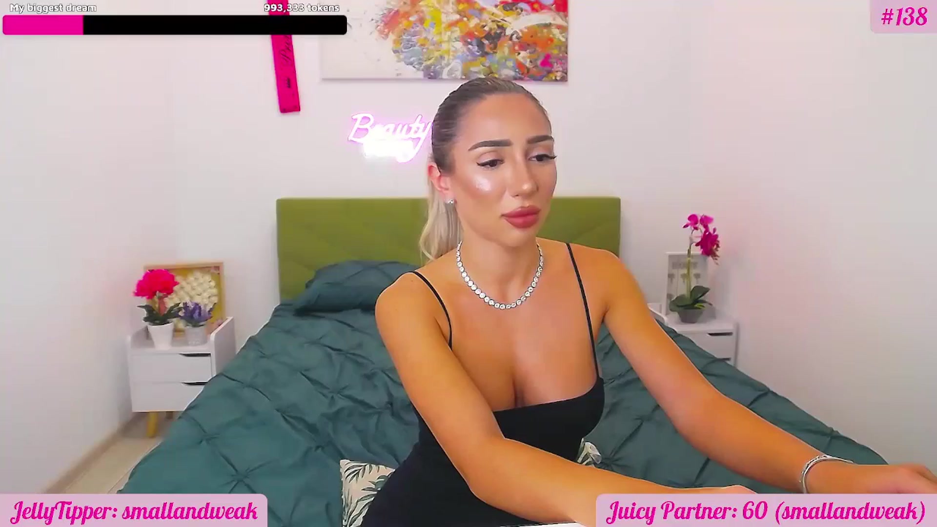 Gallery image thumbnail from JuicyJelly's myfreecams stream on, 08/25/2025, 18:17 image 13 of 20
