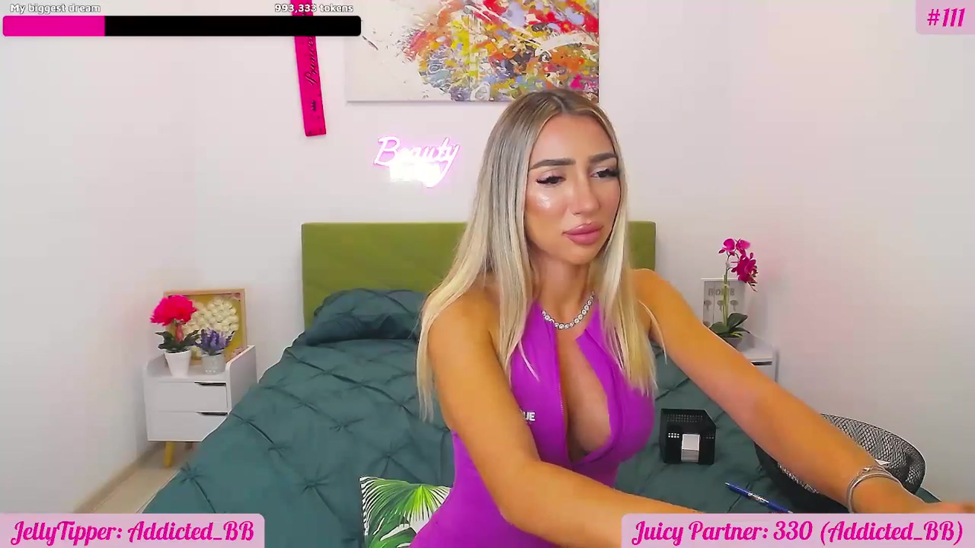 Gallery image thumbnail from JuicyJelly's myfreecams stream on, 08/30/2025, 18:38 image 12 of 20