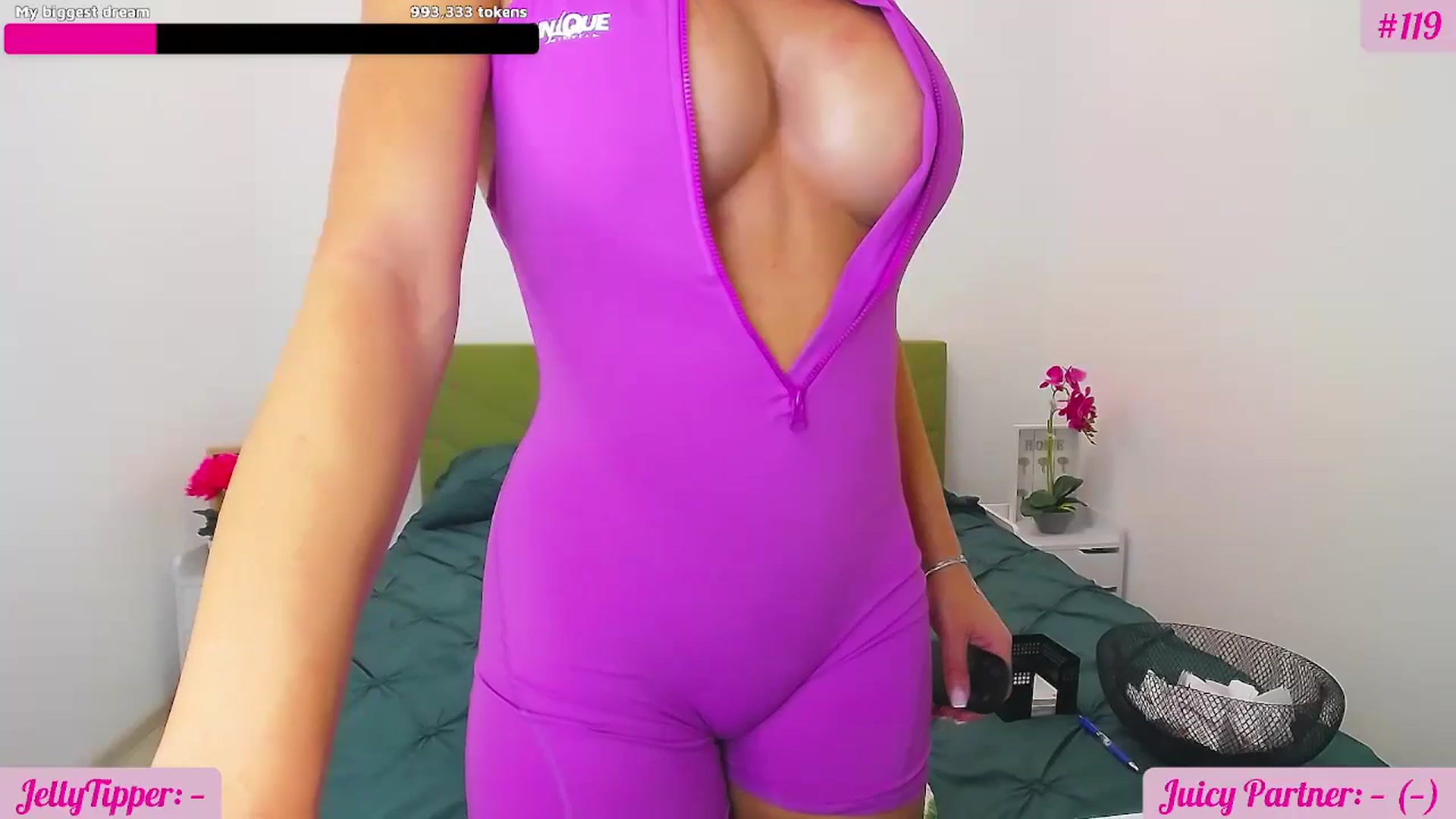 Gallery image thumbnail from JuicyJelly's myfreecams stream on, 08/31/2025, 16:04 image 19 of 20