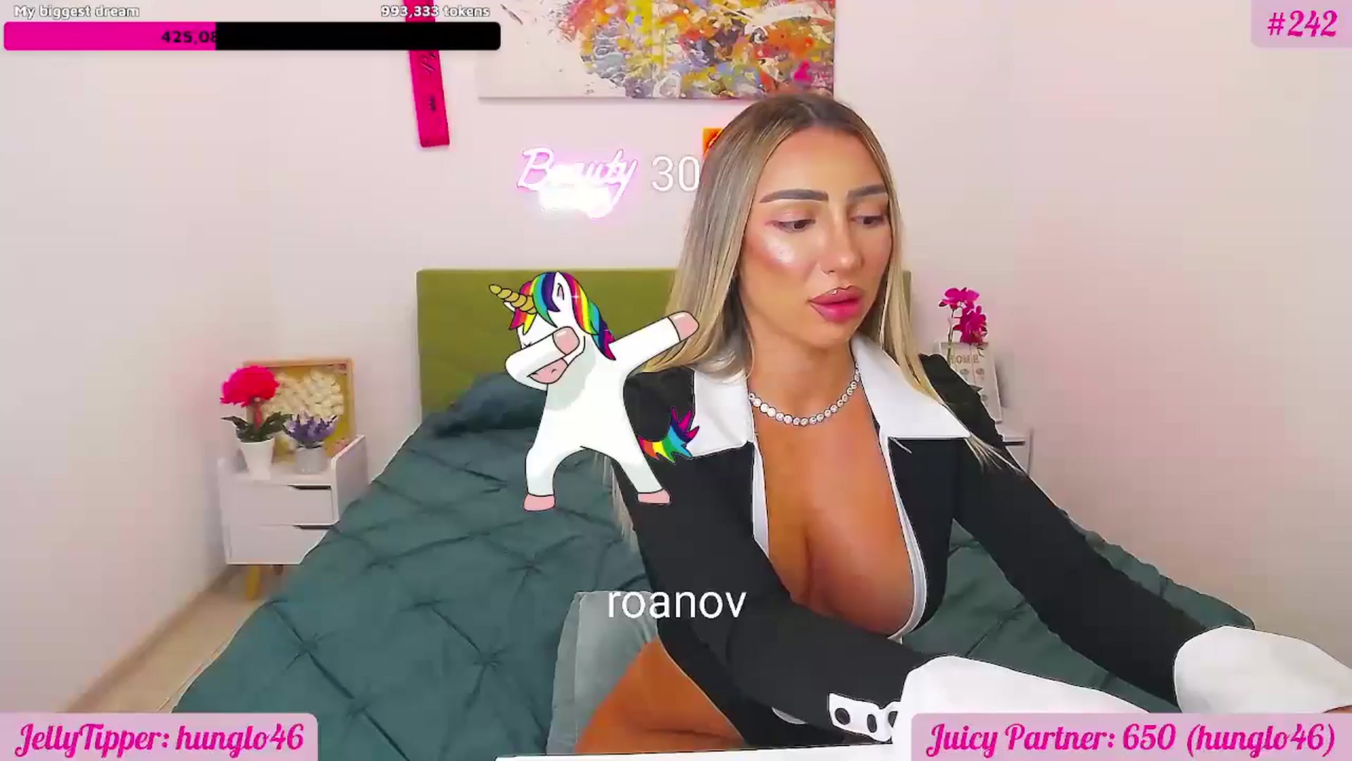 Gallery image thumbnail from JuicyJelly's myfreecams stream on, 10/07/2025, 18:32 image 8 of 20